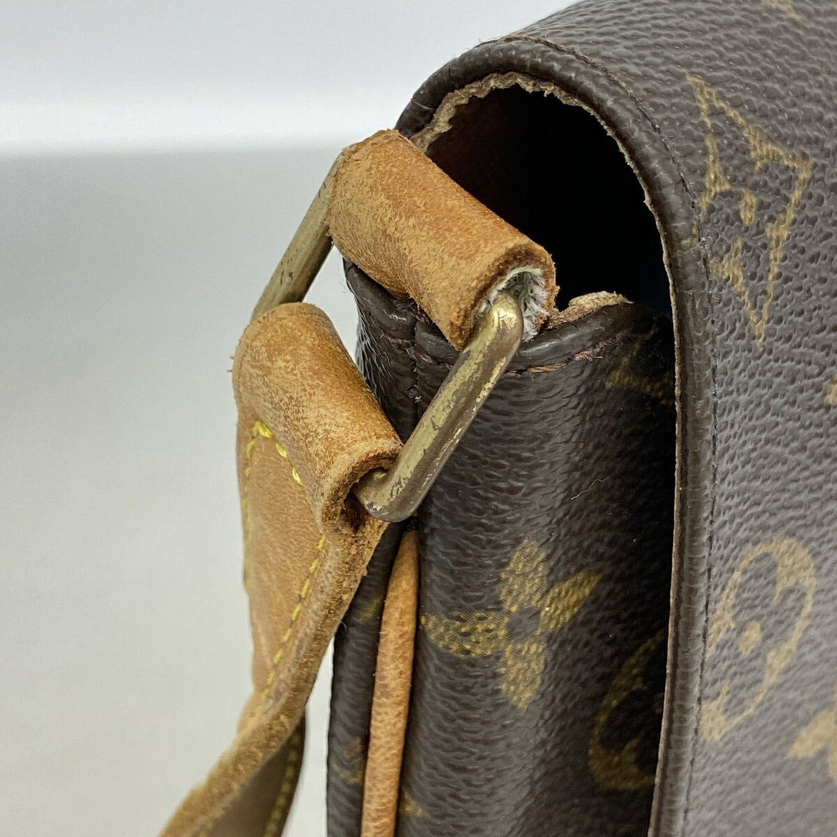 Louis Vuitton Brown Shoulder Bag (Pre-Owned)