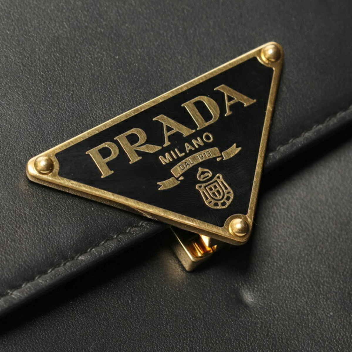 Prada Black Leather Shoulder Bag (Pre-Owned)