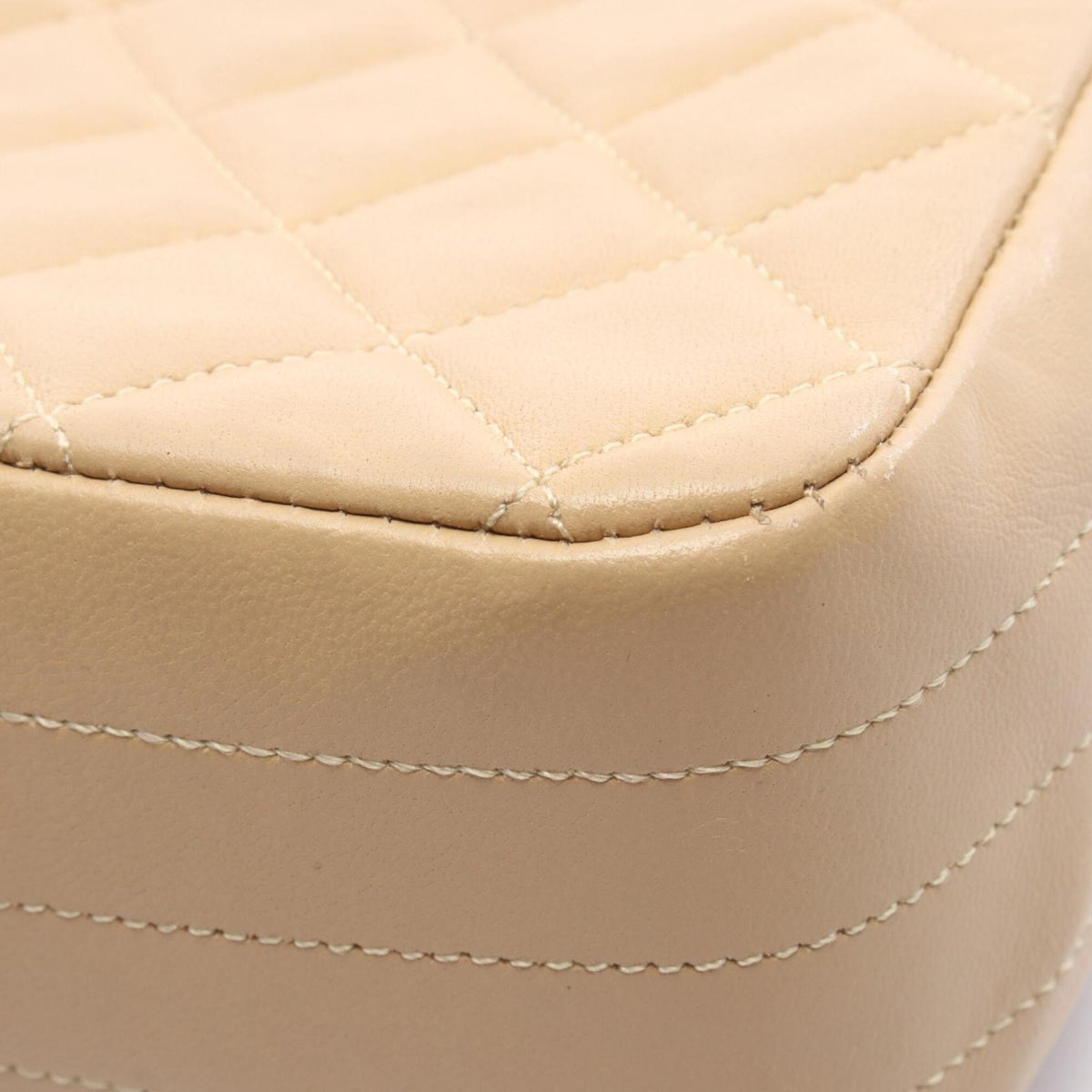 Chanel Matelasse Beige Leather Handbag Shoulder Bag (Pre-Owned)