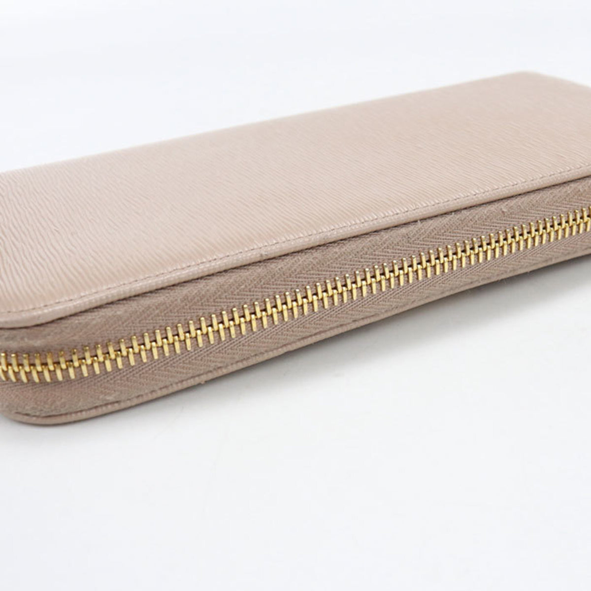 Prada Beige Leather Long Wallet (Bi-Fold) (Pre-Owned)