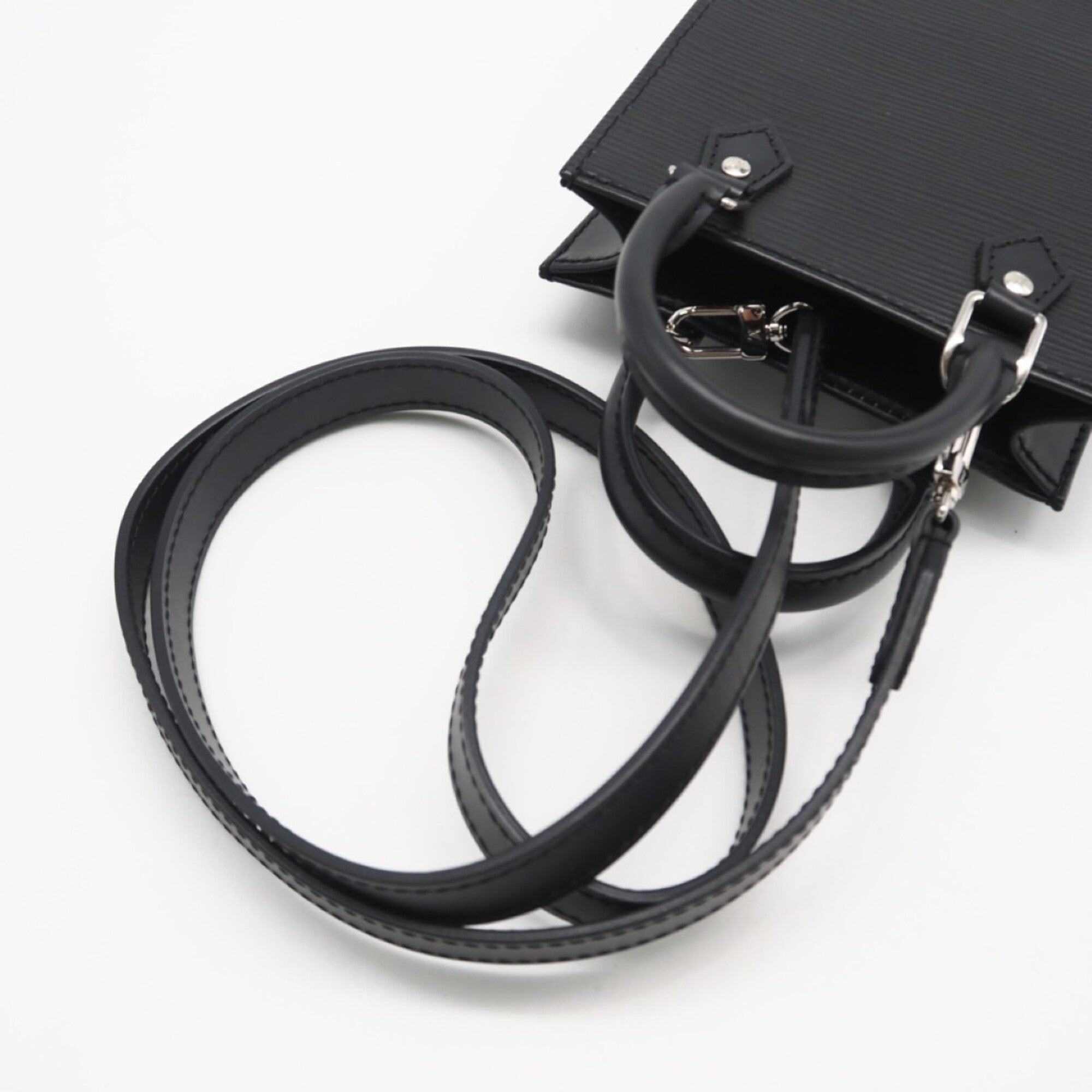 Louis Vuitton Black Noir Leather Shoulder Bag (Pre-Owned)