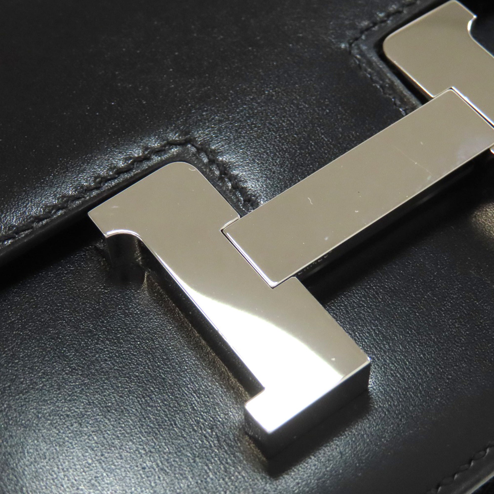 Hermes Black Leather Shoulder Bag (Pre-Owned)