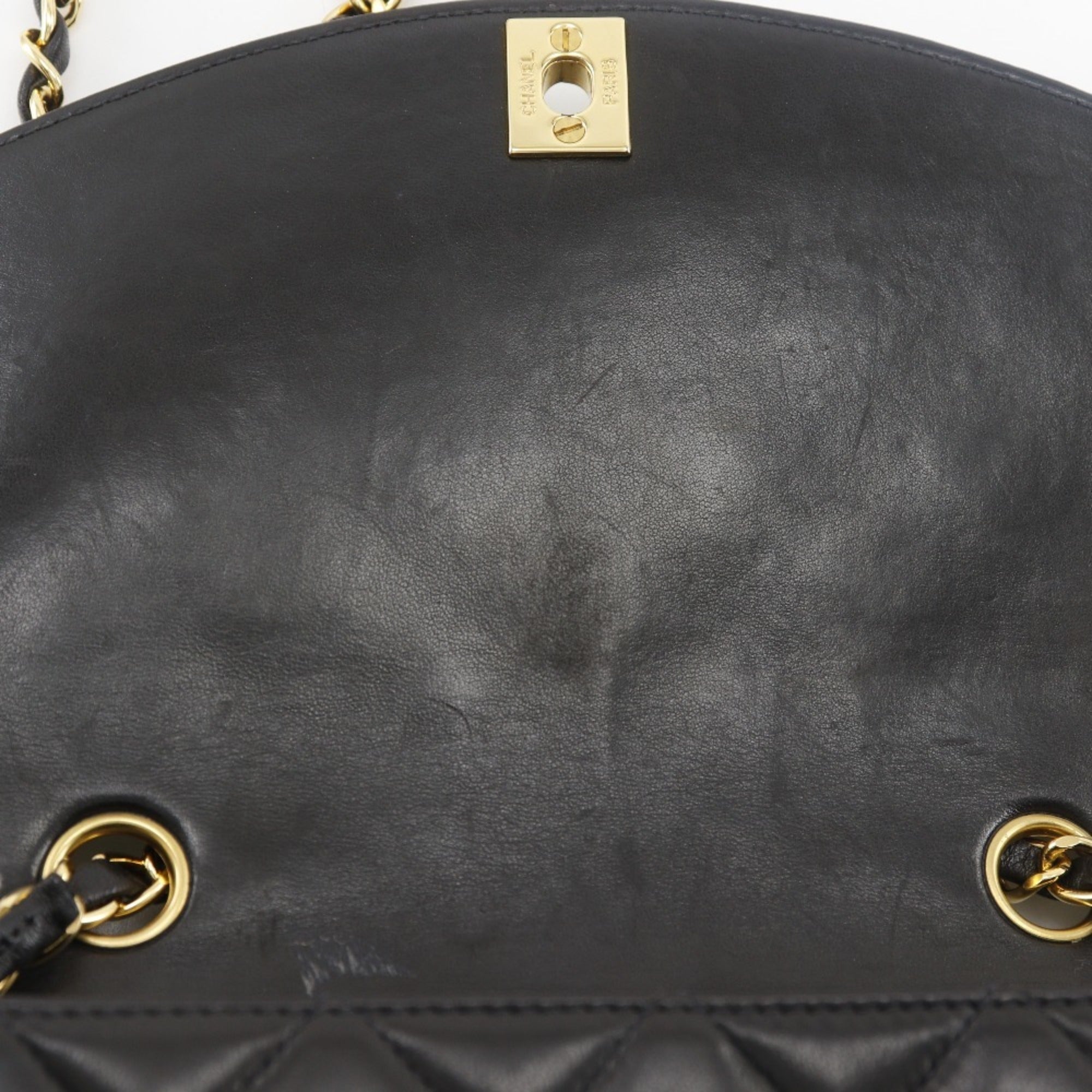 Chanel Matelasse Black Leather Shoulder Bag (Pre-Owned)