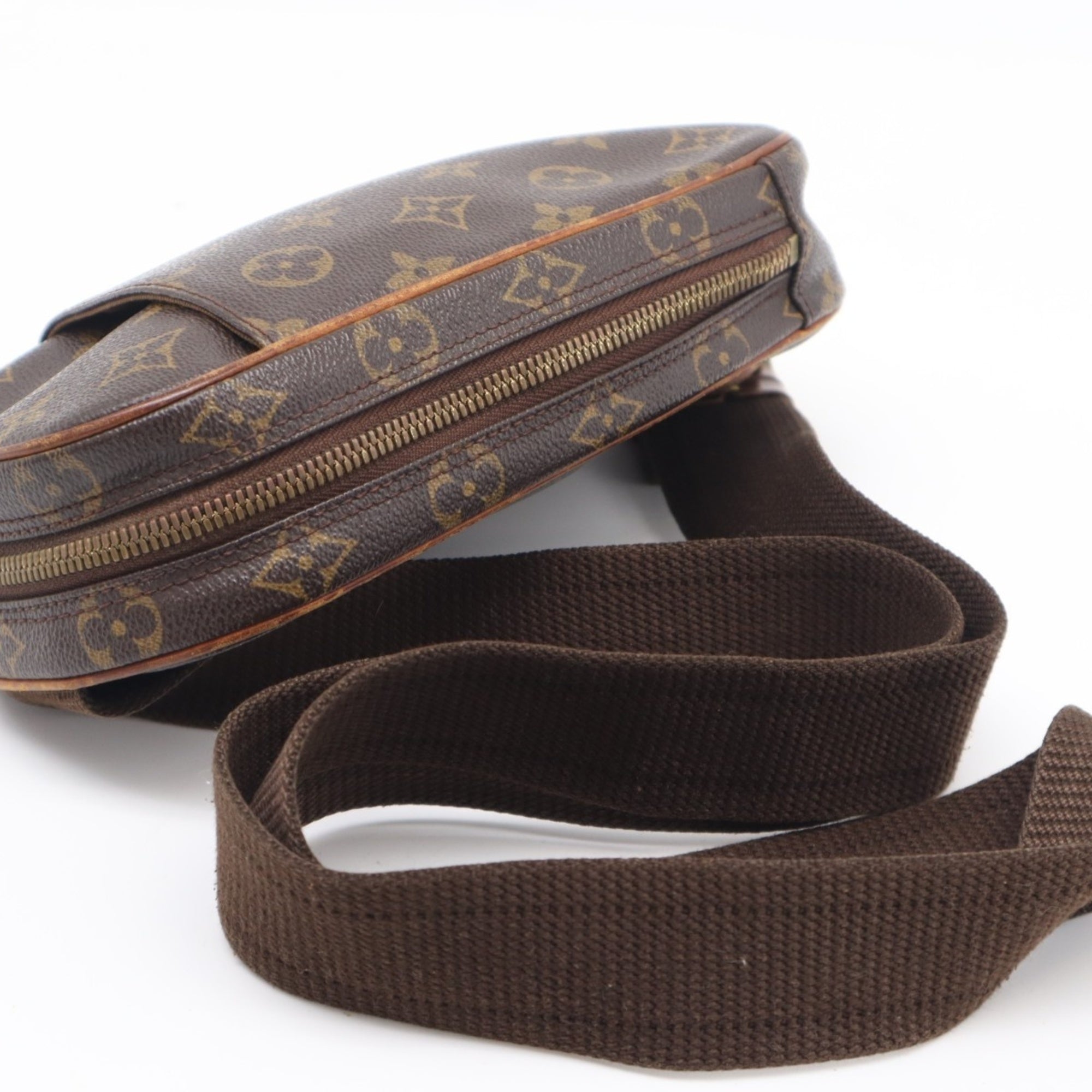 Louis Vuitton Monogram Brown Coated Canvas Leather Pochette Shoulder Bag (Pre-Owned)