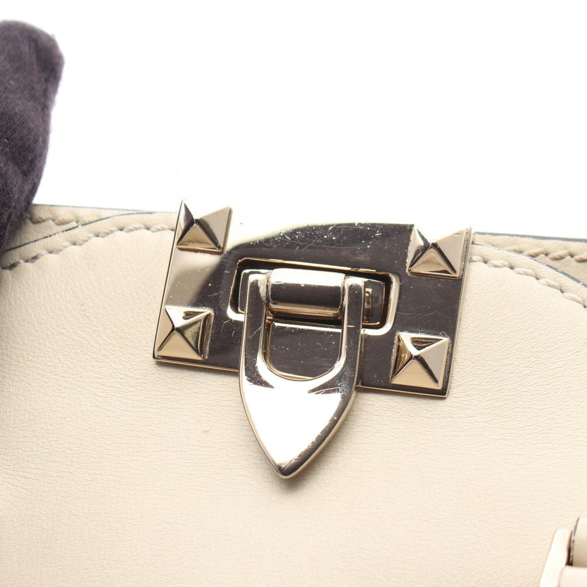 Valentino Ivory Leather Handbag (Pre-Owned)