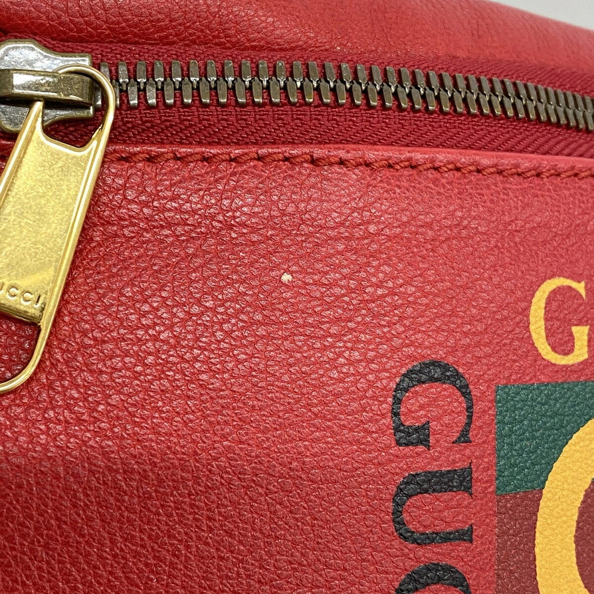 Gucci Red Color Leather Fanny Pack (Pre-Owned)