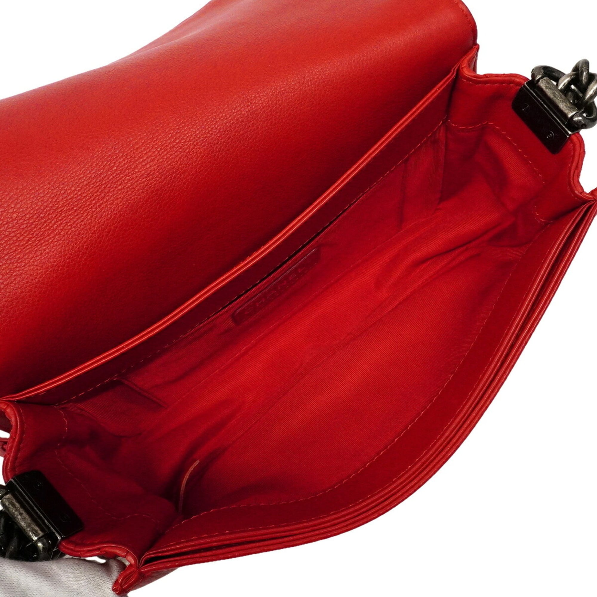 Chanel Red Color Leather Shoulder Bag (Pre-Owned)