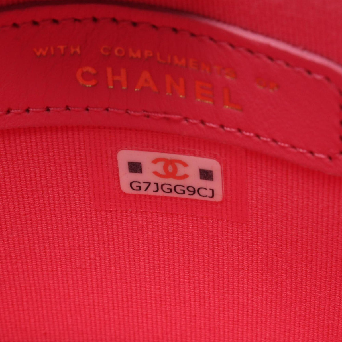 Chanel Red Color Leather Cotton Handbag Shoulder Bag (Pre-Owned)