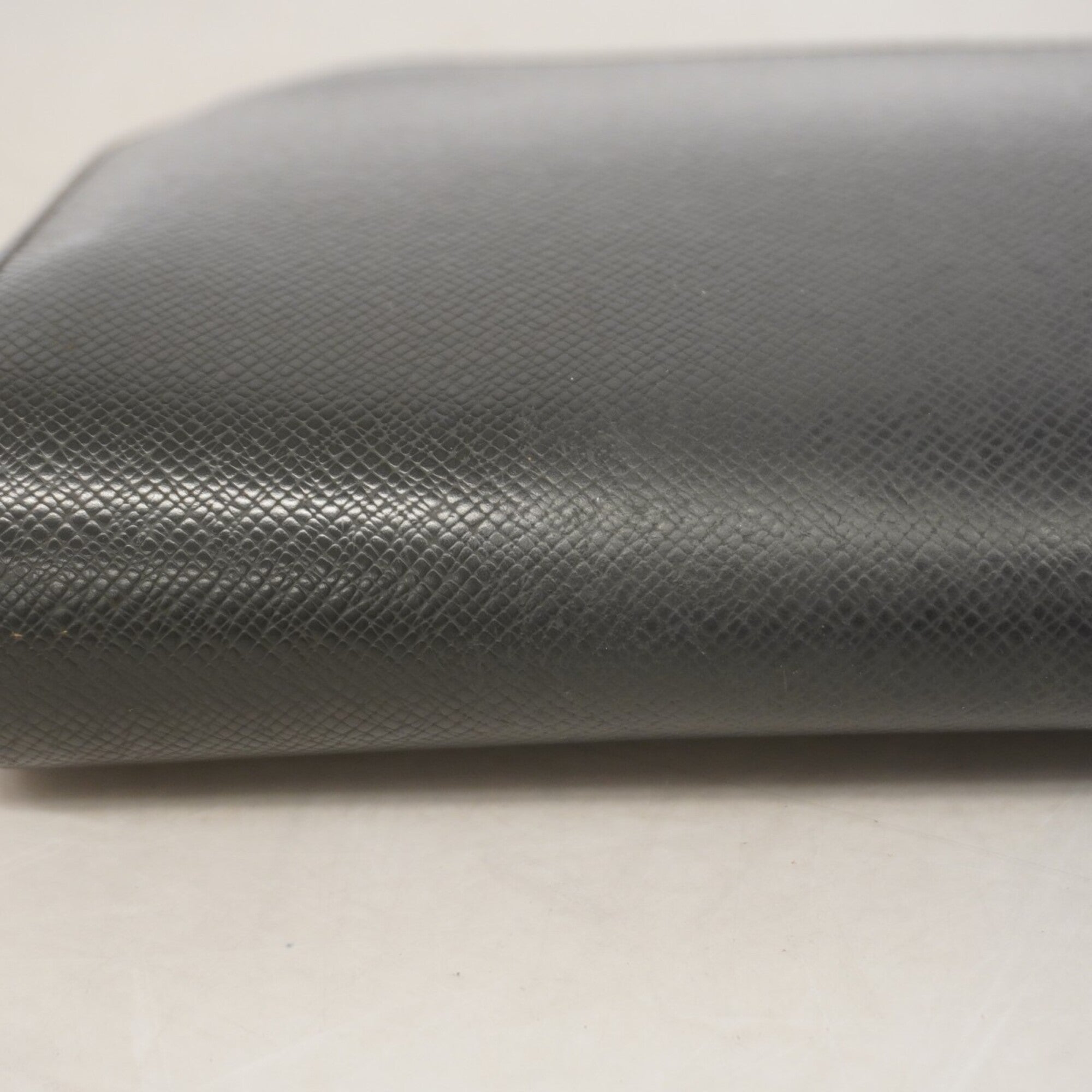 Louis Vuitton Ardoise Clutch Bag (Pre-Owned)