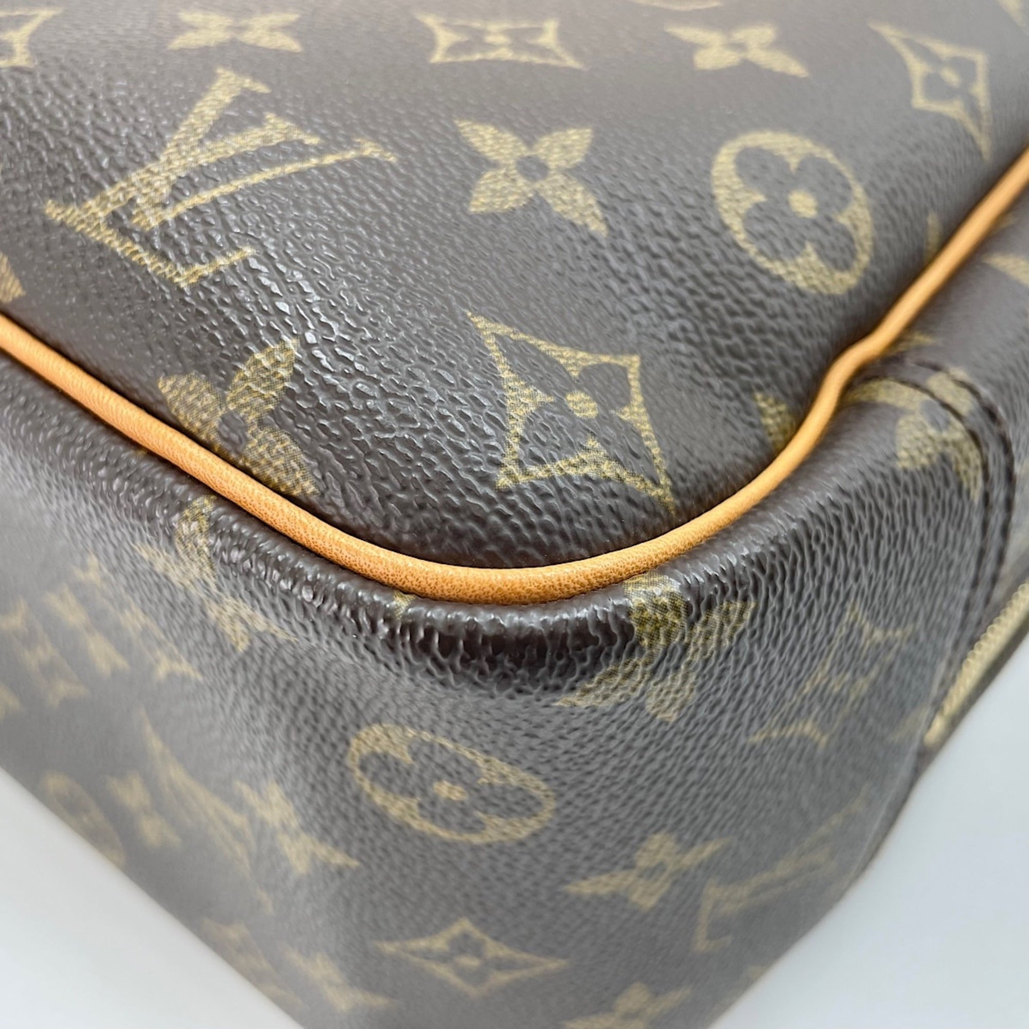 Louis Vuitton Brown Handbag (Pre-Owned)
