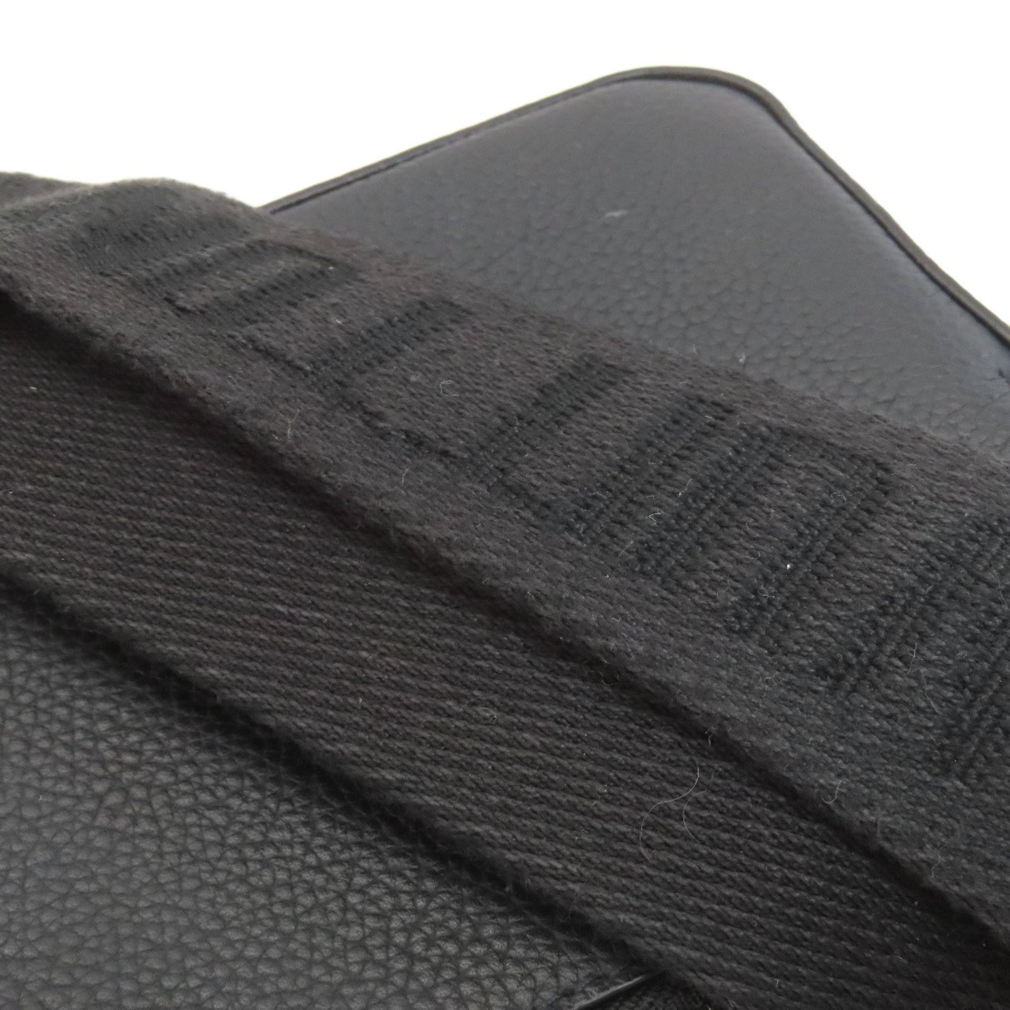 Louis Vuitton Noir Shoulder Bag (Pre-Owned)