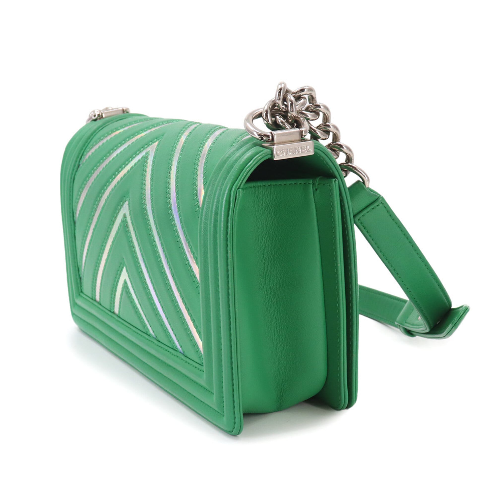 Chanel Boy Chanel Green Leather Handbag Shoulder Bag (Pre-Owned)