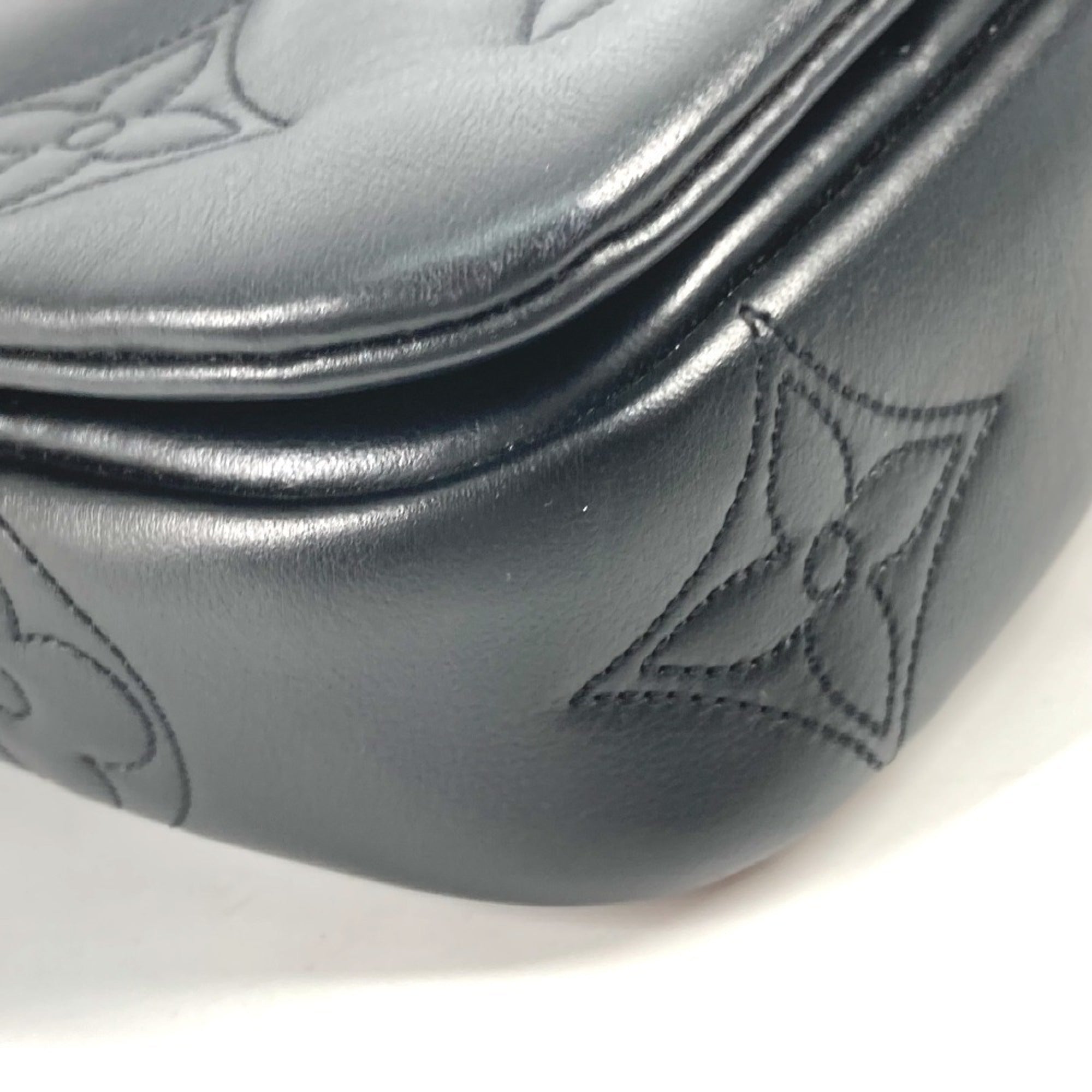 Louis Vuitton Monogram Black Monogram Leather Clutch Bag Shoulder Bag (Pre-Owned)