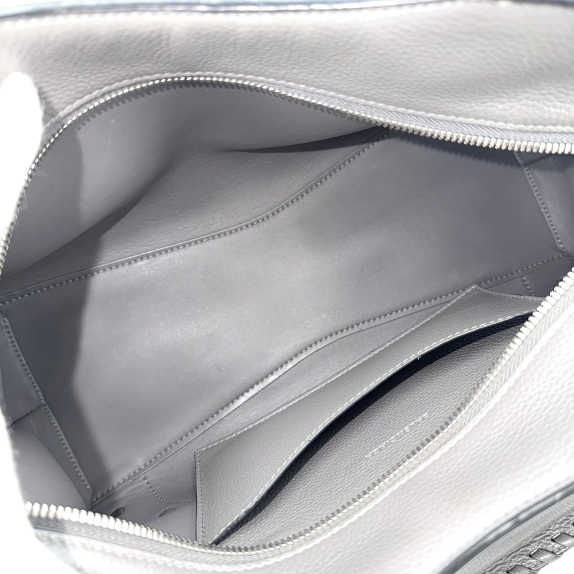 Balenciaga Gray White Leather Handbag Shoulder Bag (Pre-Owned)