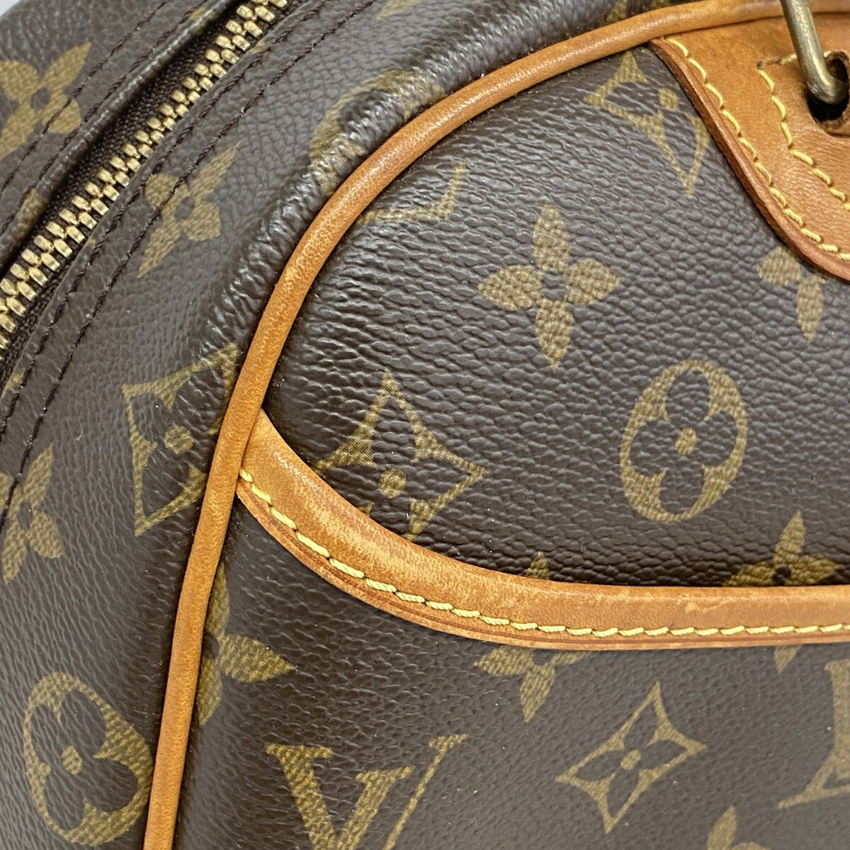 Louis Vuitton Brown Handbag (Pre-Owned)