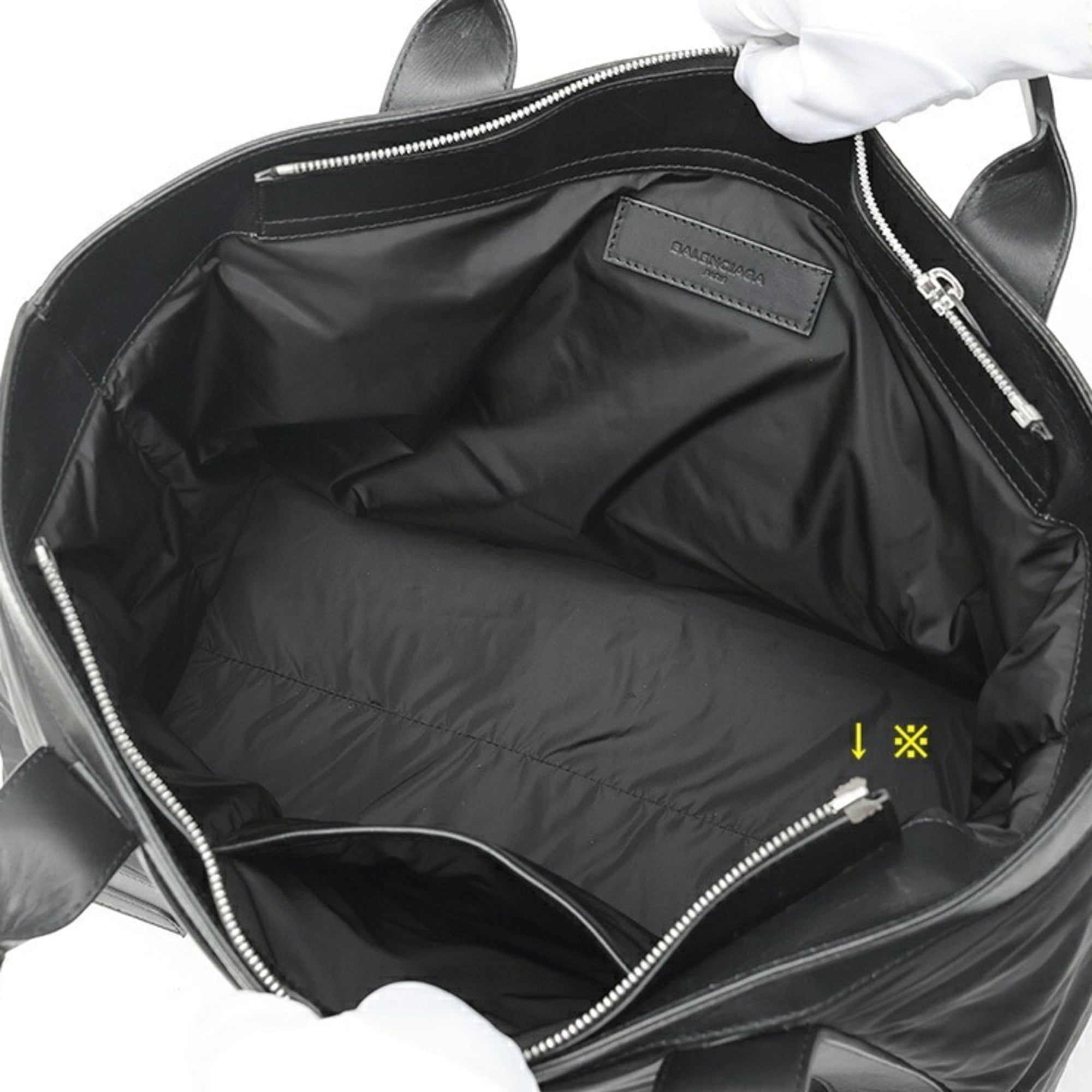 Balenciaga Black Nylon Leather Tote Bag (Pre-Owned)