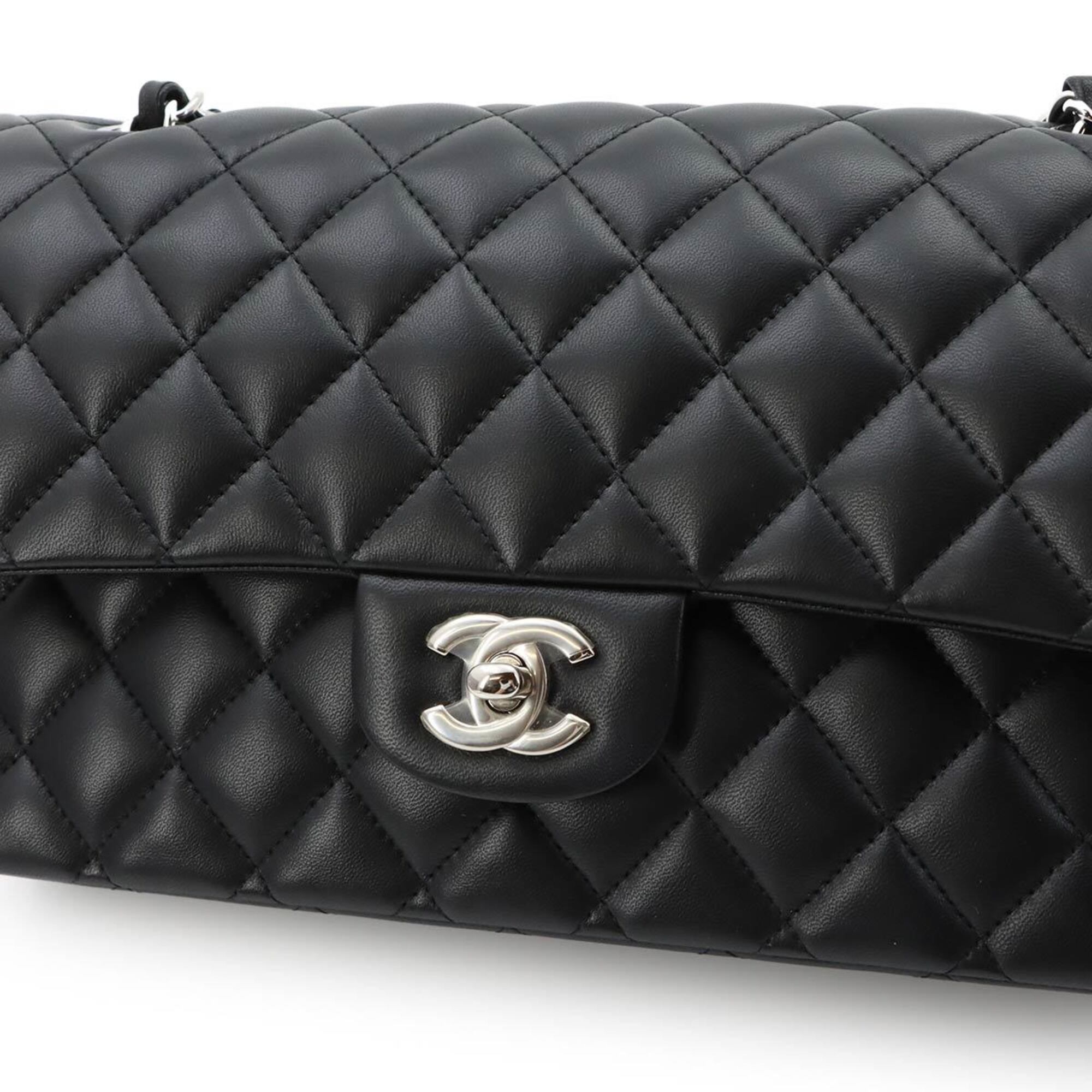 Chanel Black Leather Handbag Shoulder Bag (Pre-Owned)