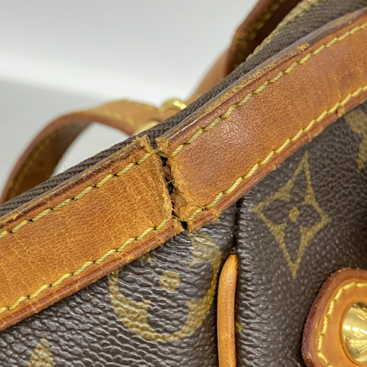 Louis Vuitton Brown Handbag (Pre-Owned)