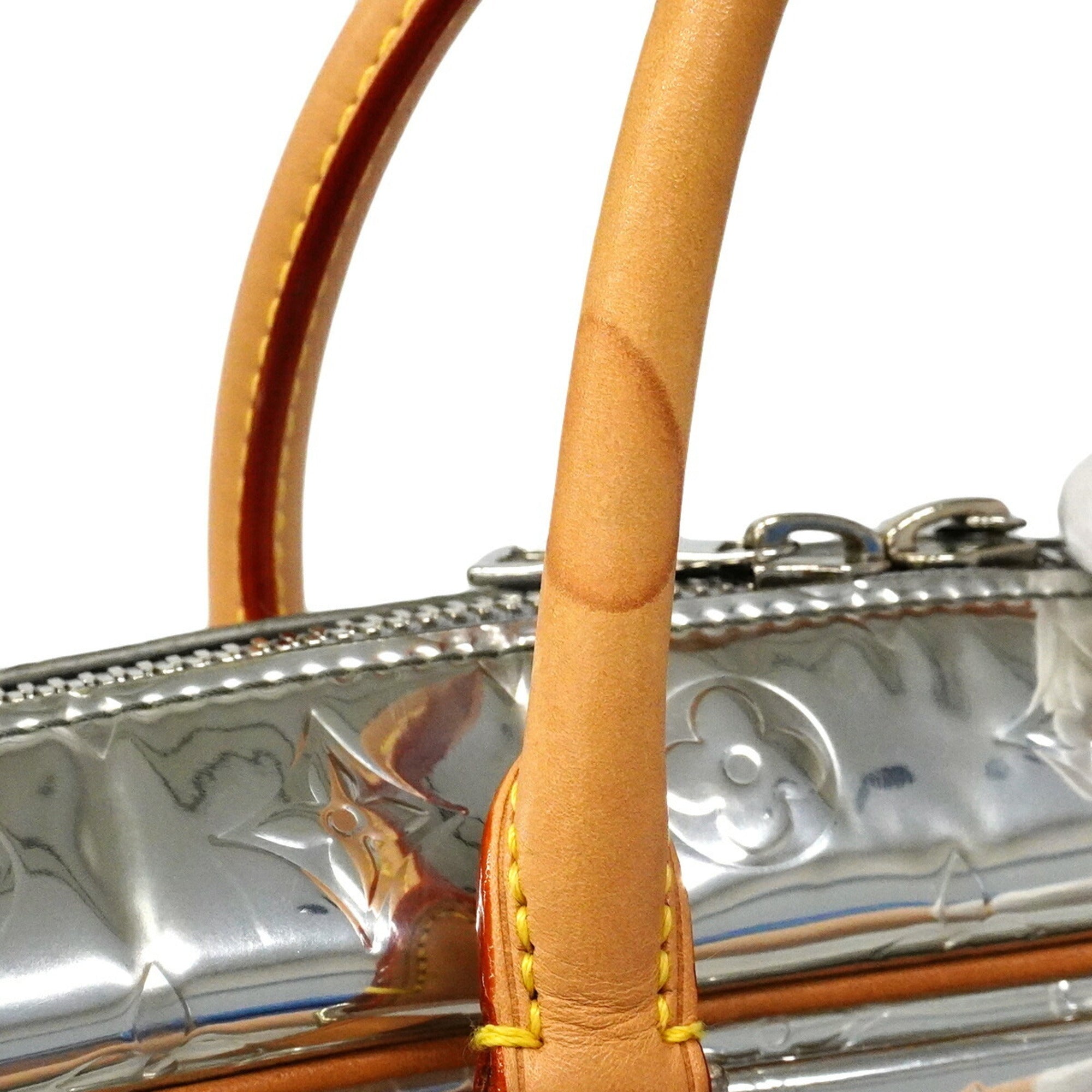 Louis Vuitton Silver Handbag (Pre-Owned)