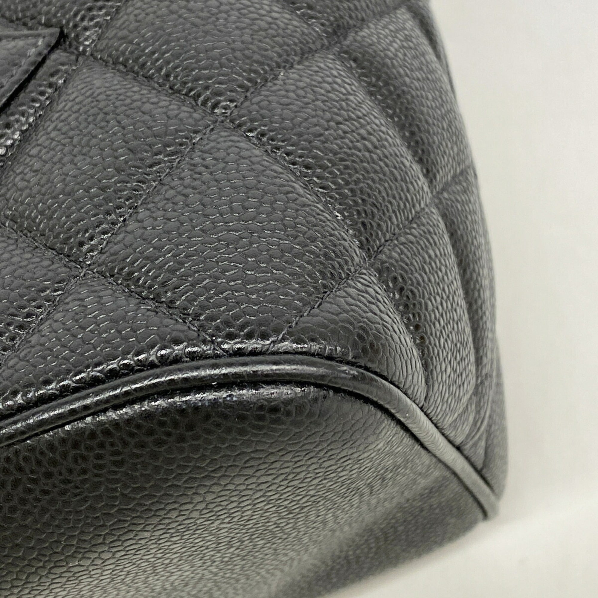 Chanel Black Grained Calfskin Tote Bag (Pre-Owned)