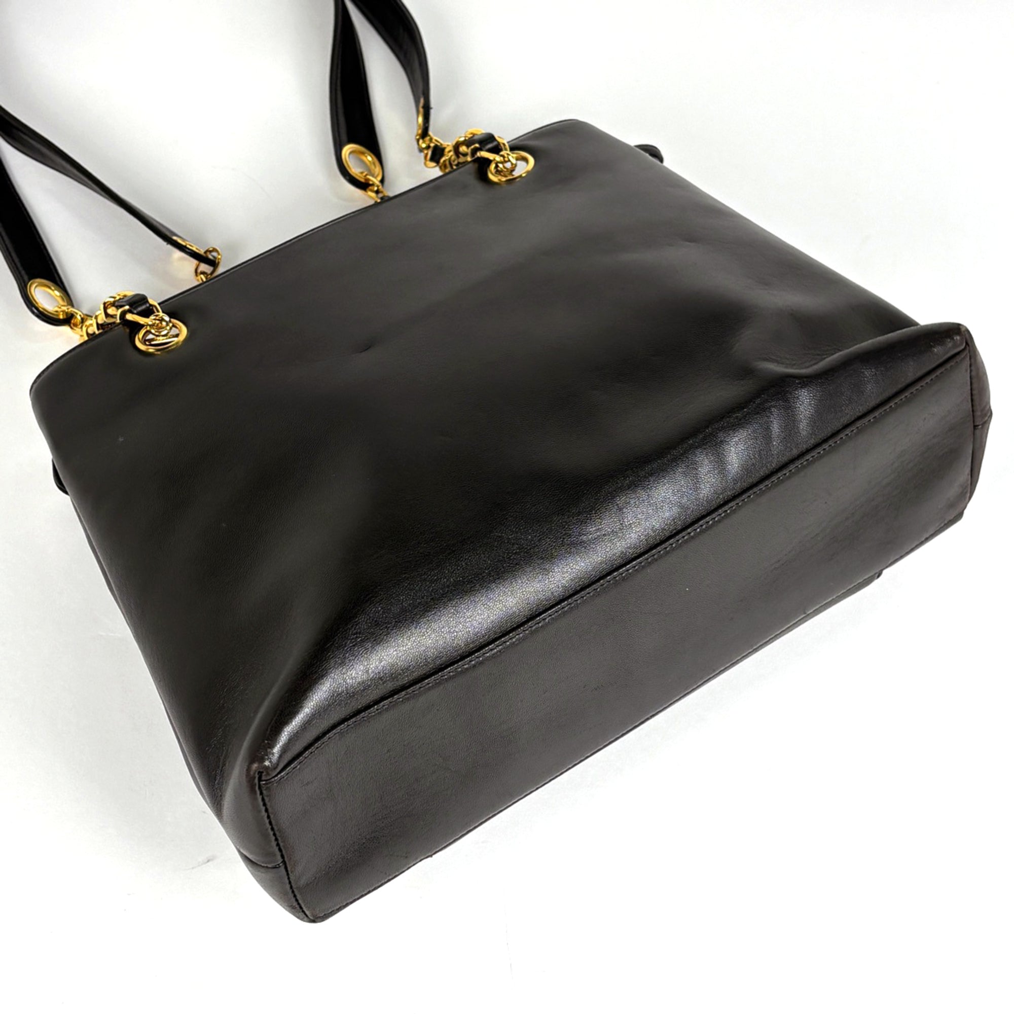 Chanel Black Leather Tote Bag (Pre-Owned)