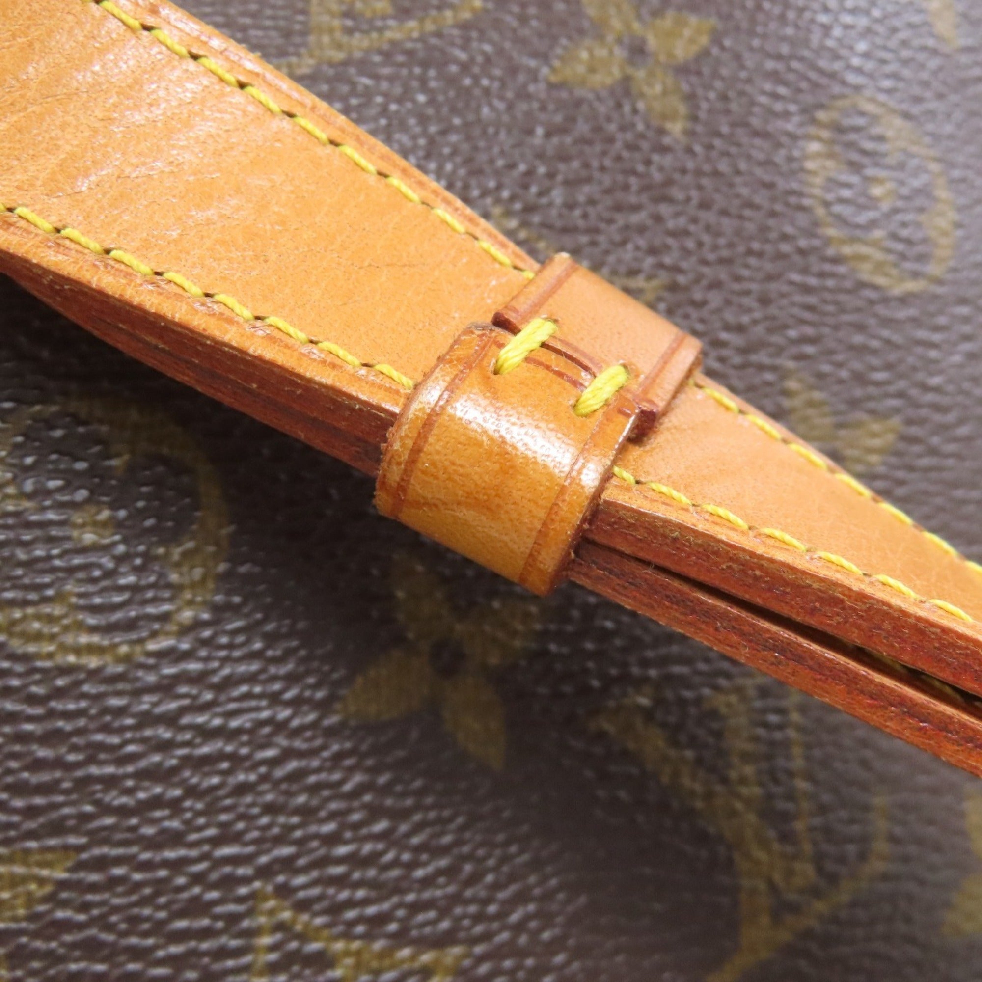 Louis Vuitton Brown Monogram Monogram Shoulder Bag (Pre-Owned)