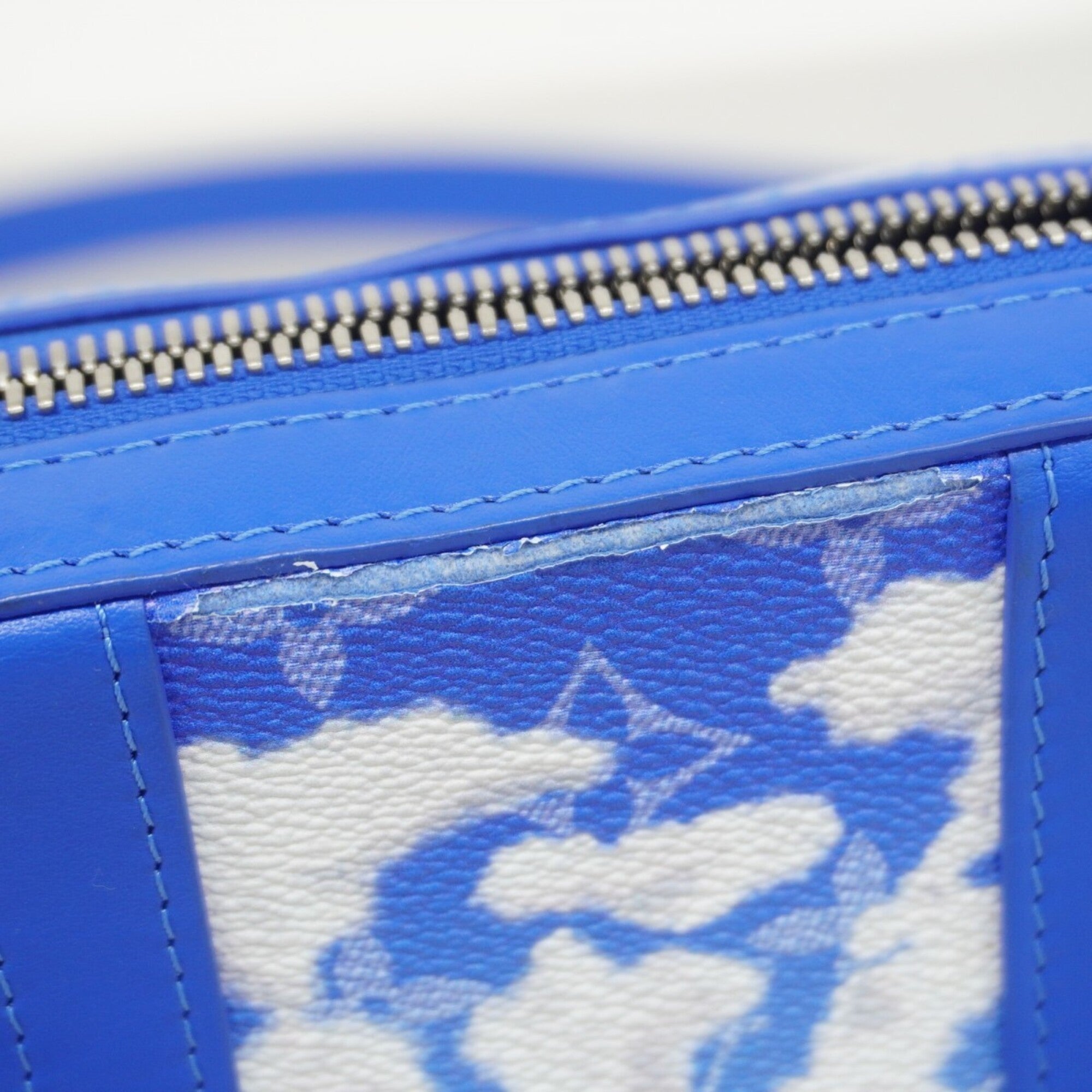 Louis Vuitton Blue White Shoulder Bag (Pre-Owned)