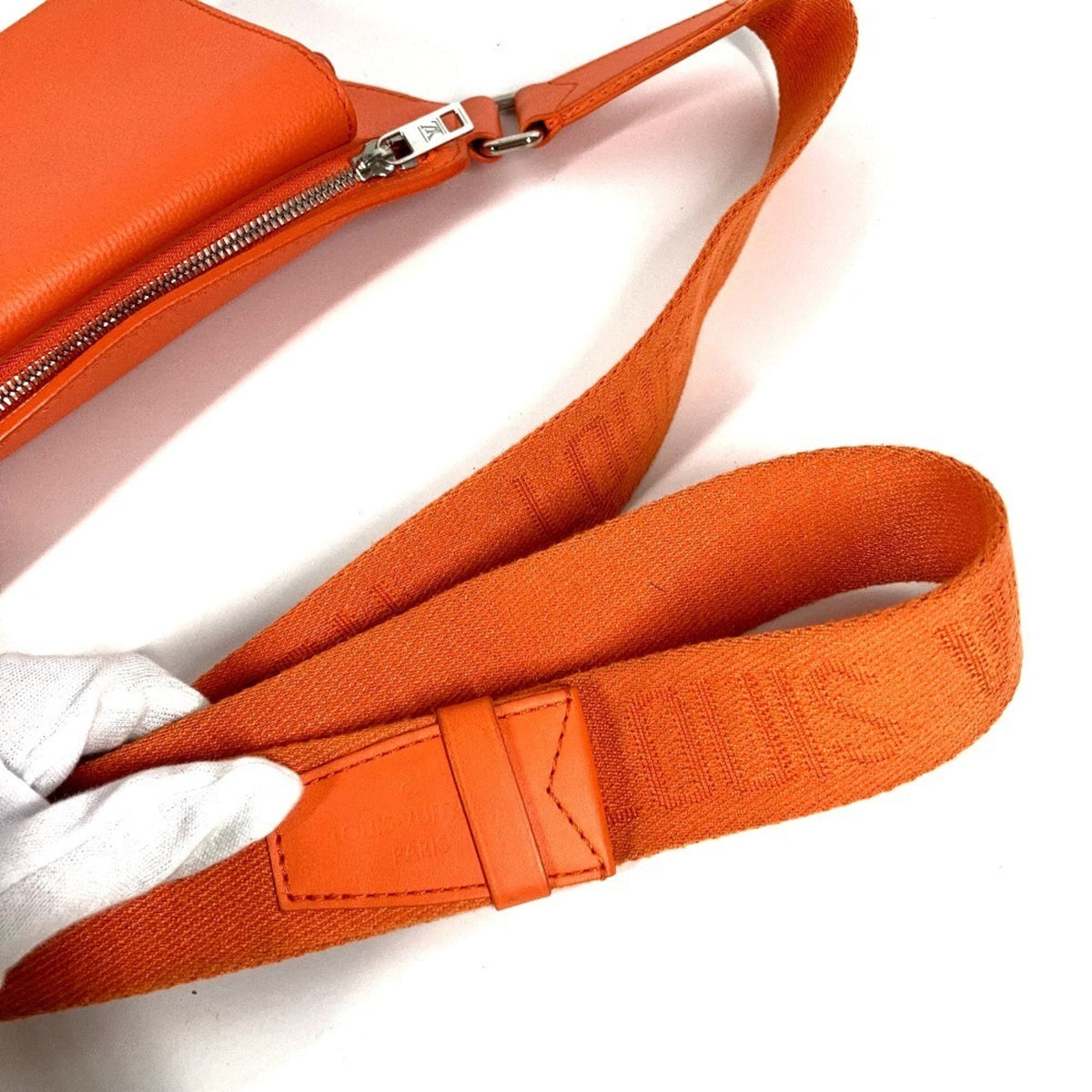 Louis Vuitton Orange Leather Fanny Pack Shoulder Bag (Pre-Owned)