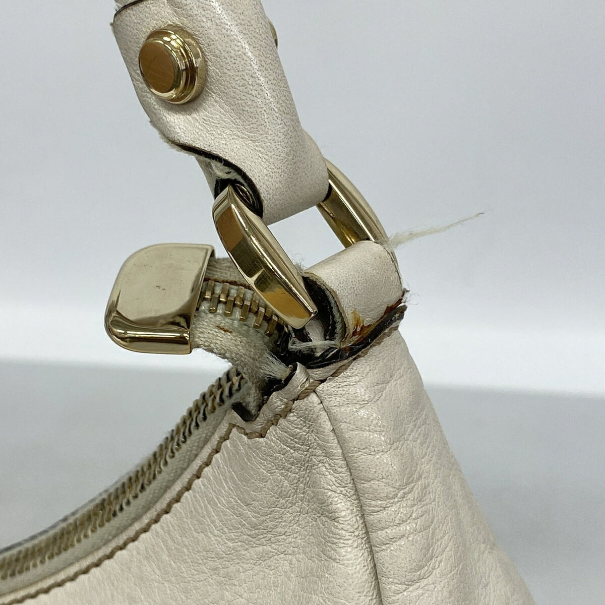 Gucci White Leather Shoulder Bag (Pre-Owned)