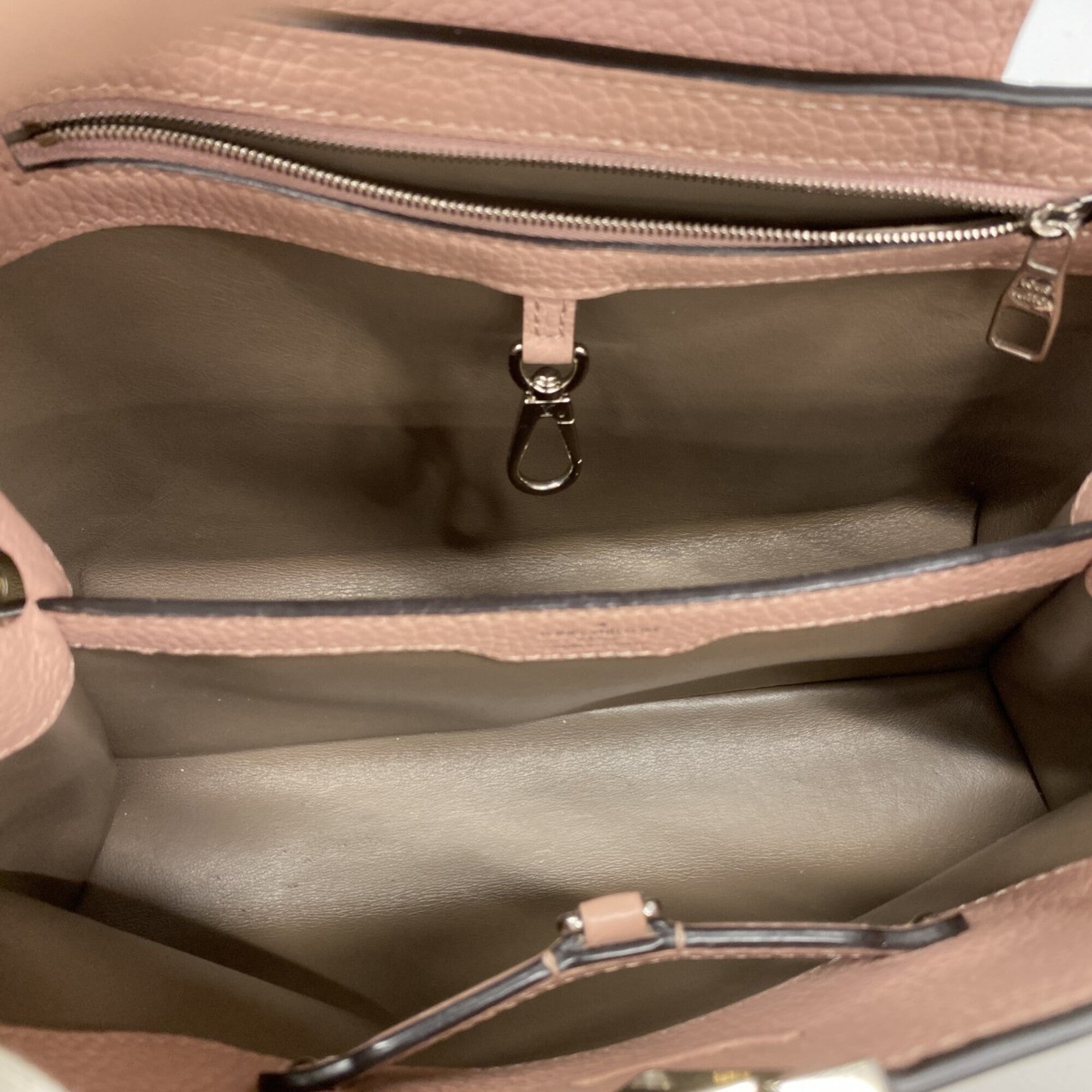 Louis Vuitton Magnolia Handbag (Pre-Owned)