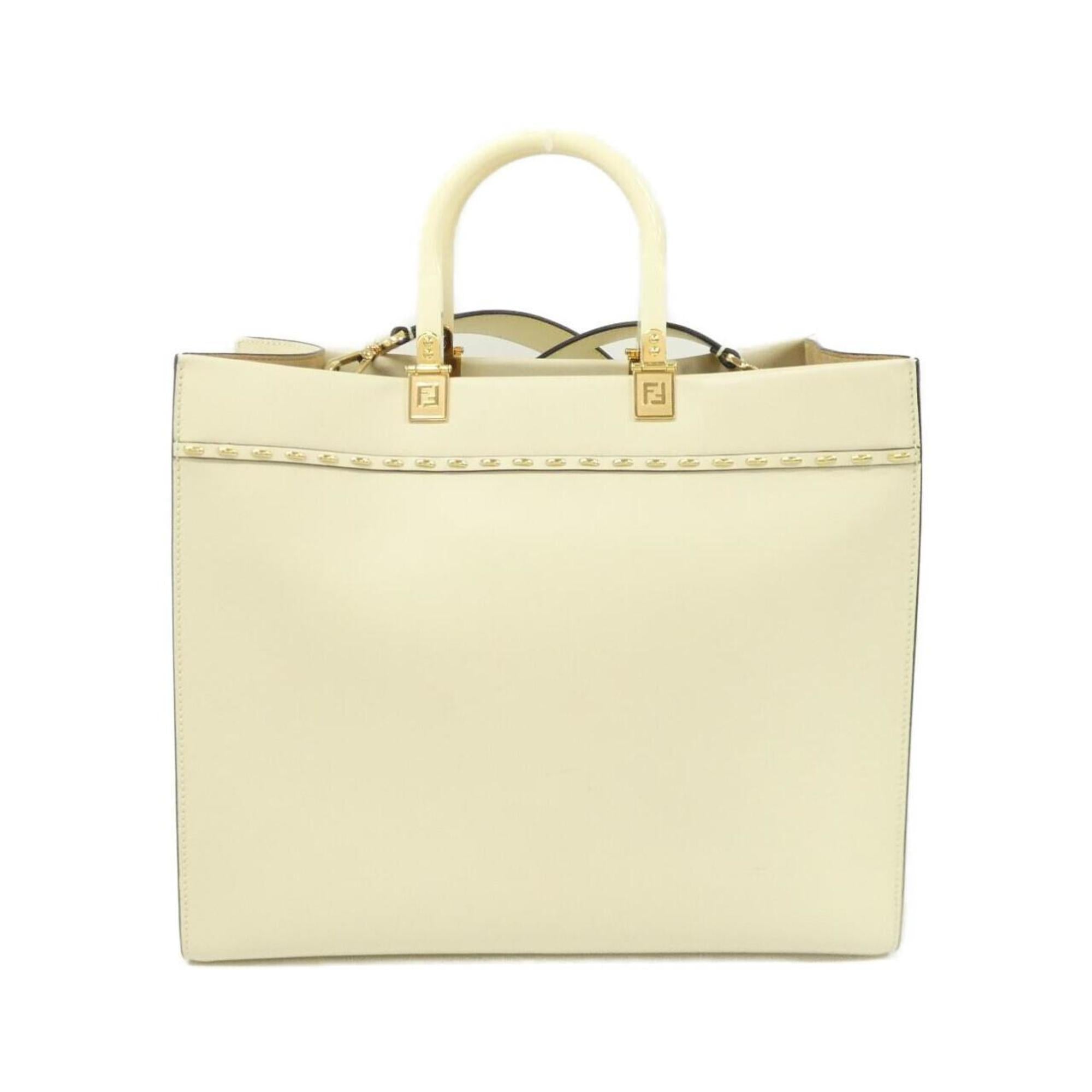 Fendi White Leather Handbag (Pre-Owned)