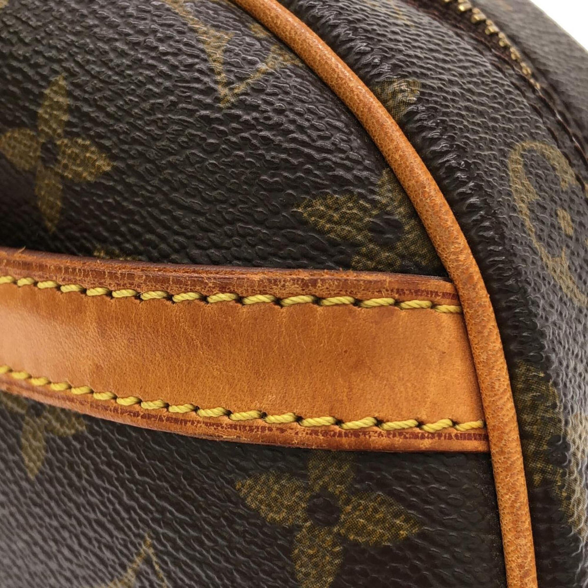 Louis Vuitton Marron Coated Canvas Shoulder Bag (Pre-Owned)