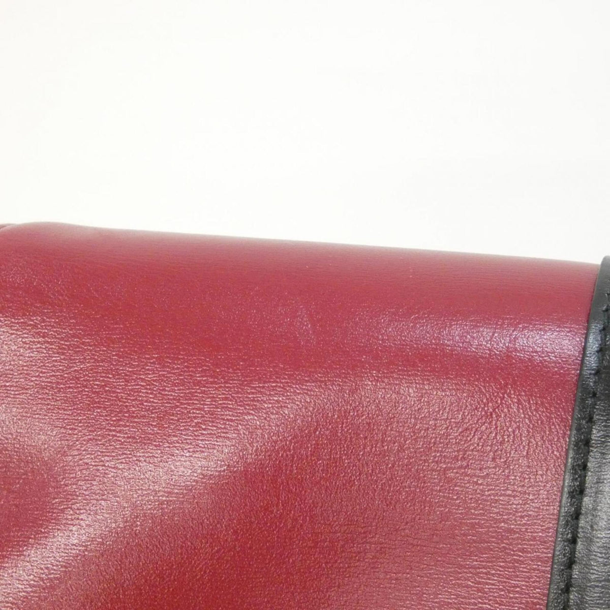 Gucci Black Red Color Leather Shoulder Bag (Pre-Owned)