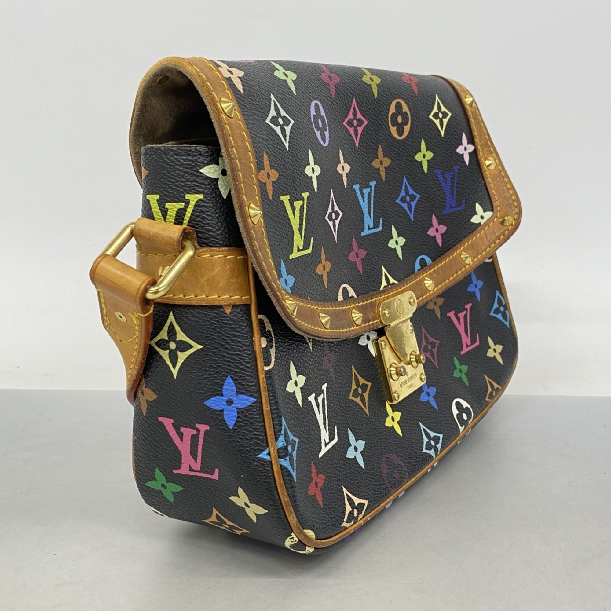 Louis Vuitton Noir Shoulder Bag (Pre-Owned)