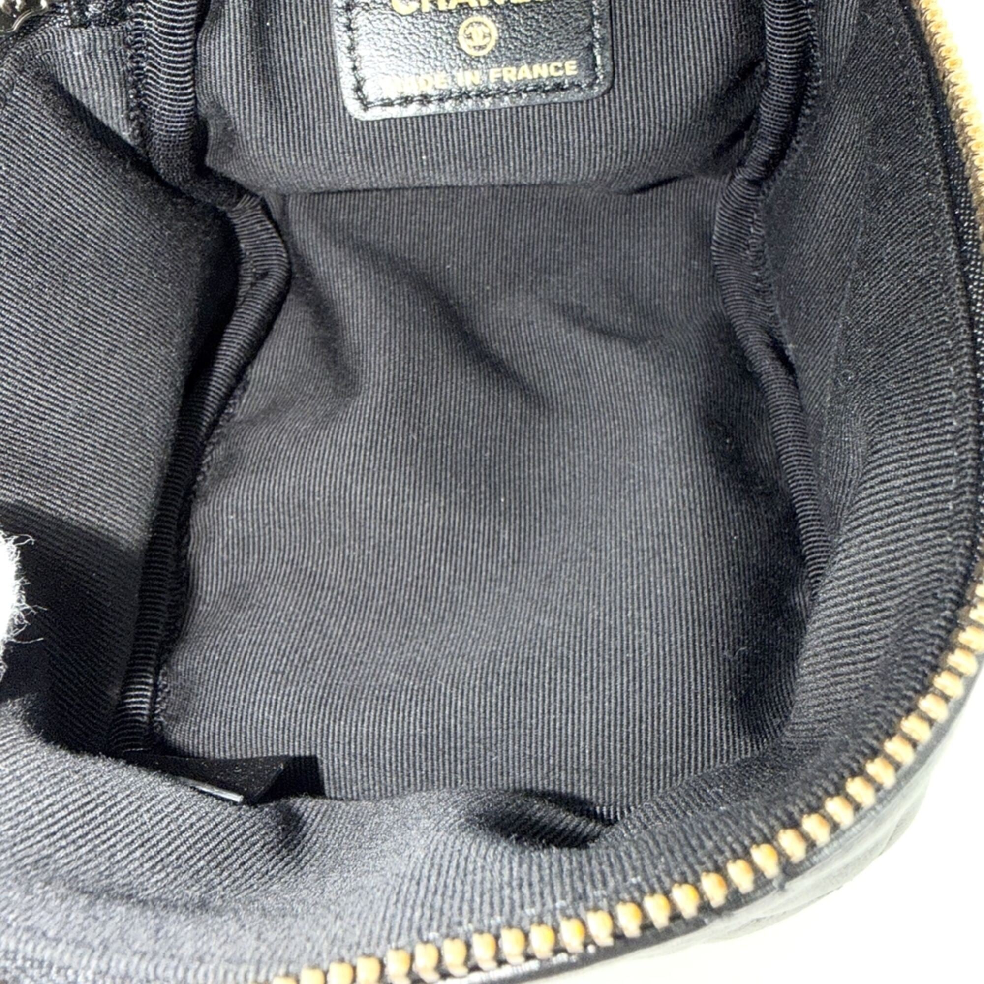 Chanel Black White Leather Handbag Pouch (Pre-Owned)