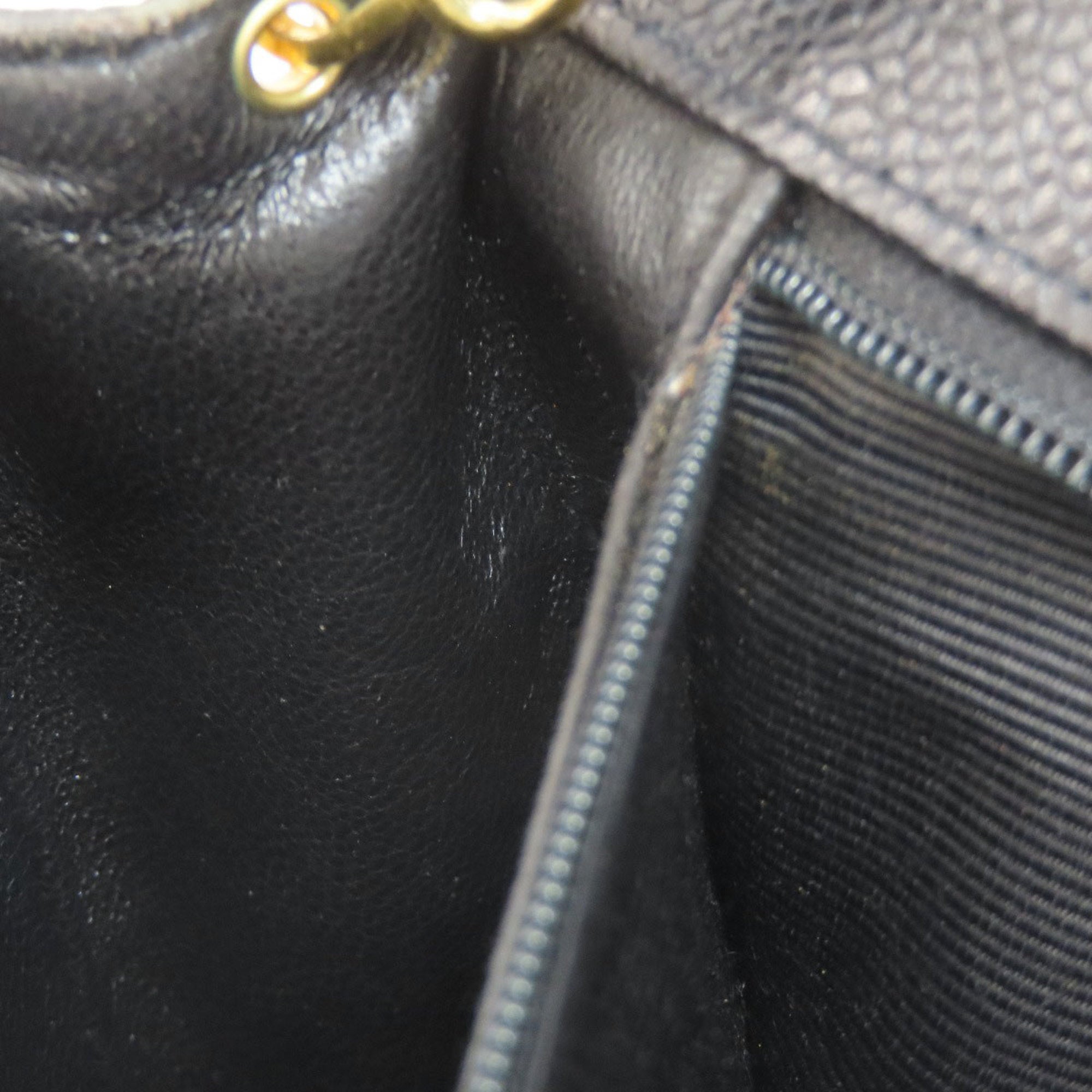 Chanel Black Leather Shoulder Bag (Pre-Owned)