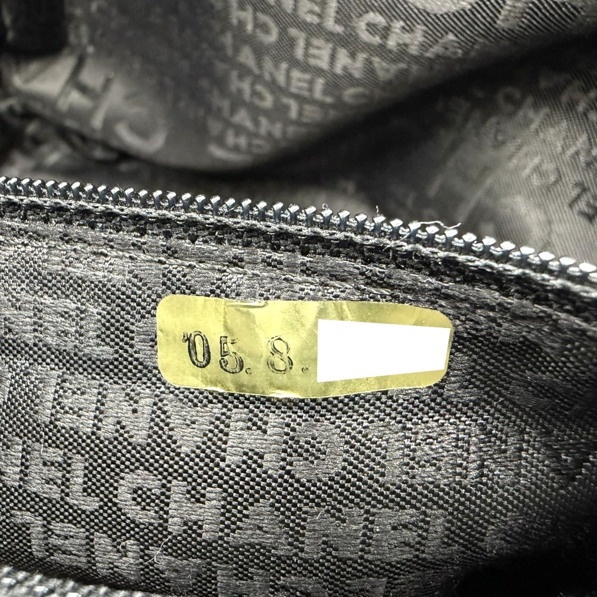 Chanel Black Leather Handbag (Pre-Owned)