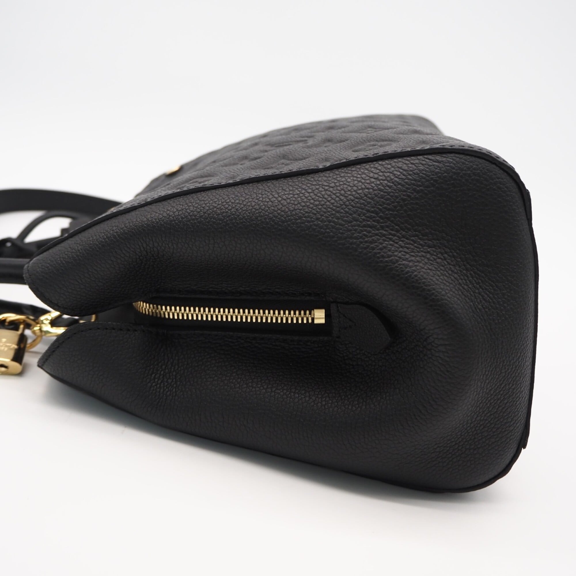 Louis Vuitton Black Leather Handbag Shoulder Bag (Pre-Owned)