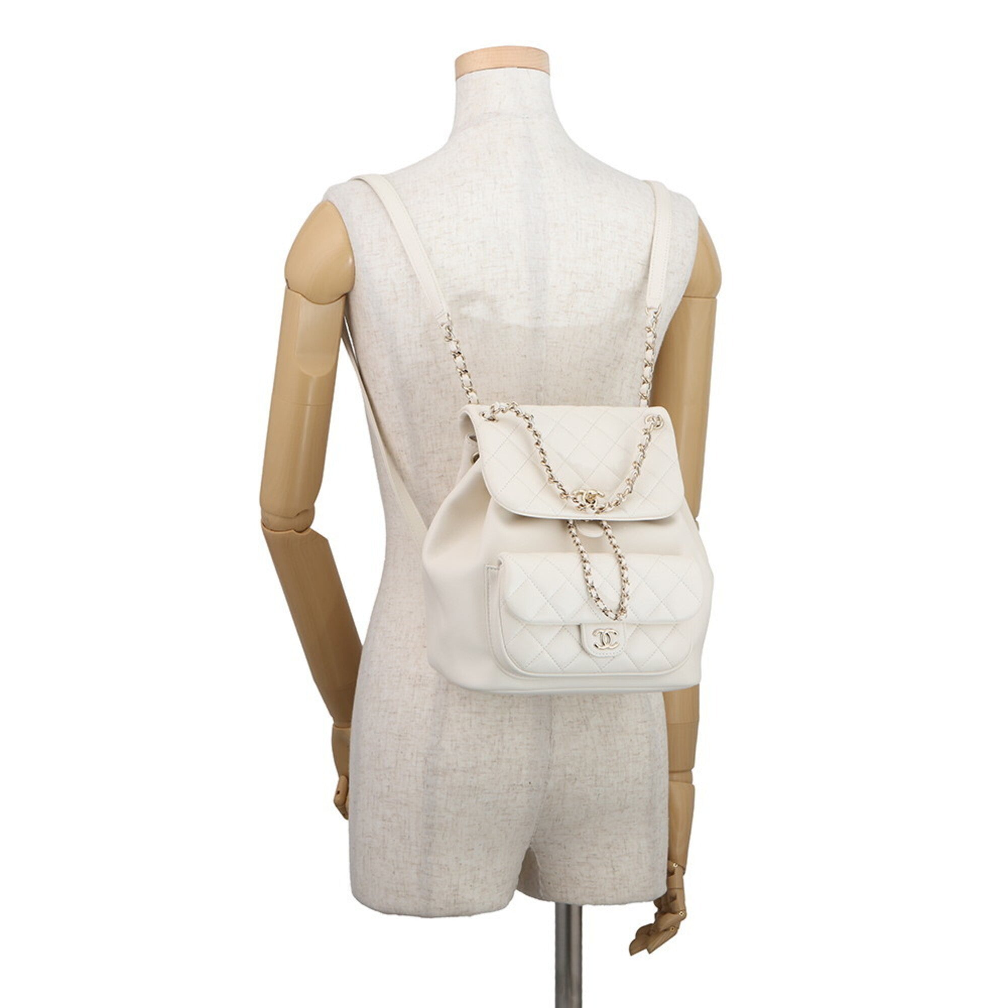 Chanel White Leather Handbag (Pre-Owned)