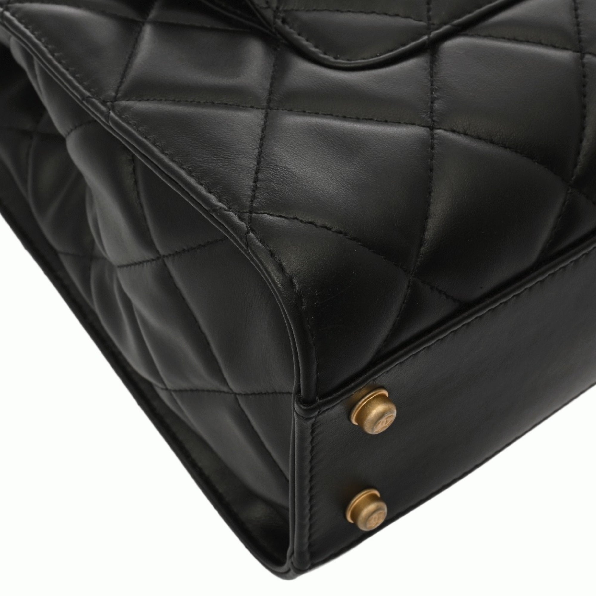Chanel Black Leather Handbag (Pre-Owned)
