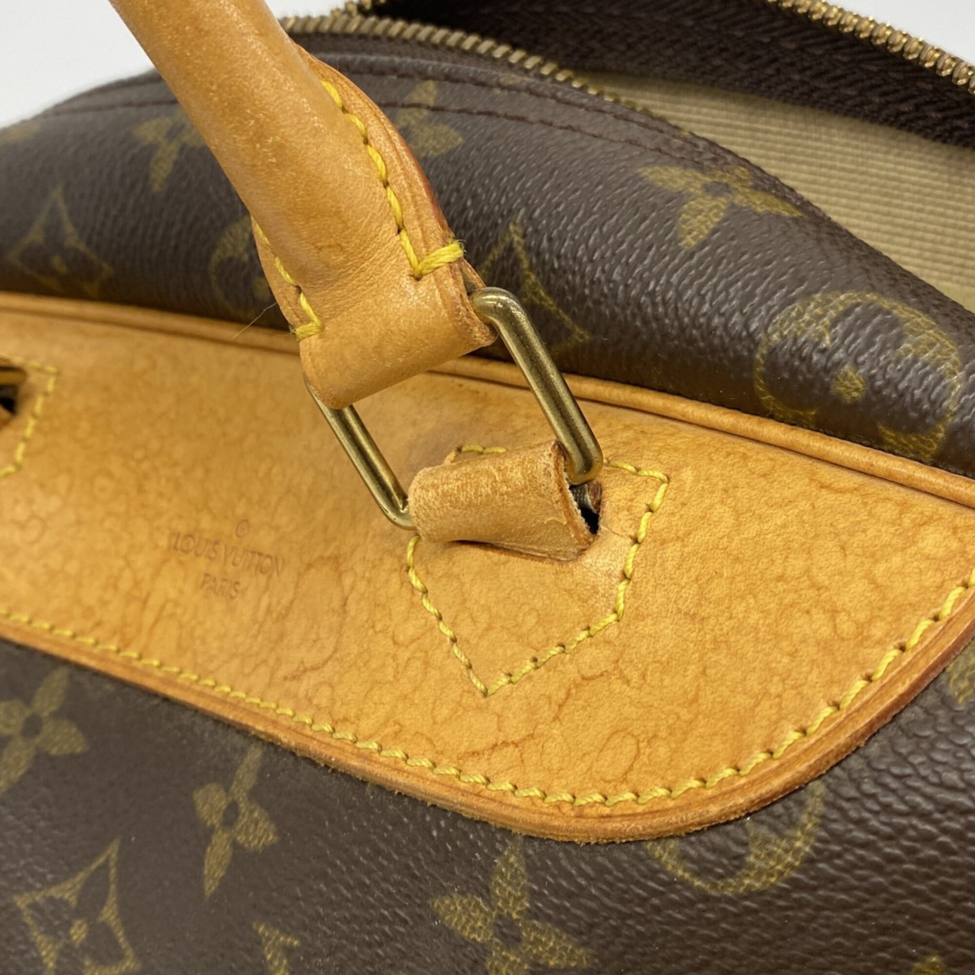 Louis Vuitton Brown Handbag (Pre-Owned)