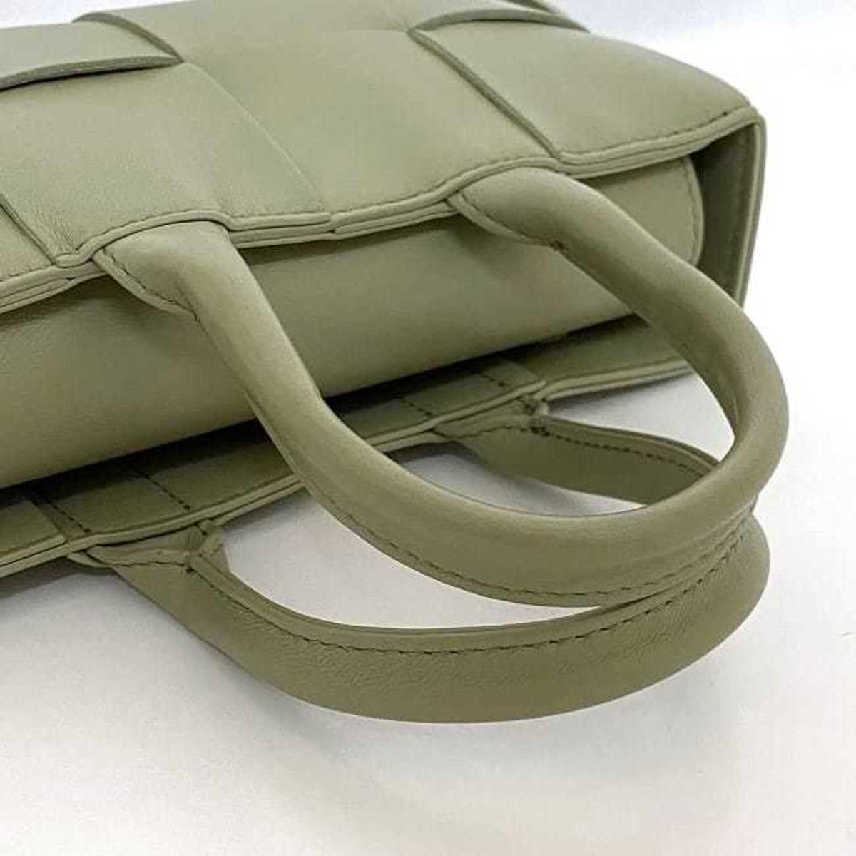 Bottega Veneta Light Green Leather Handbag Shoulder Bag (Pre-Owned)