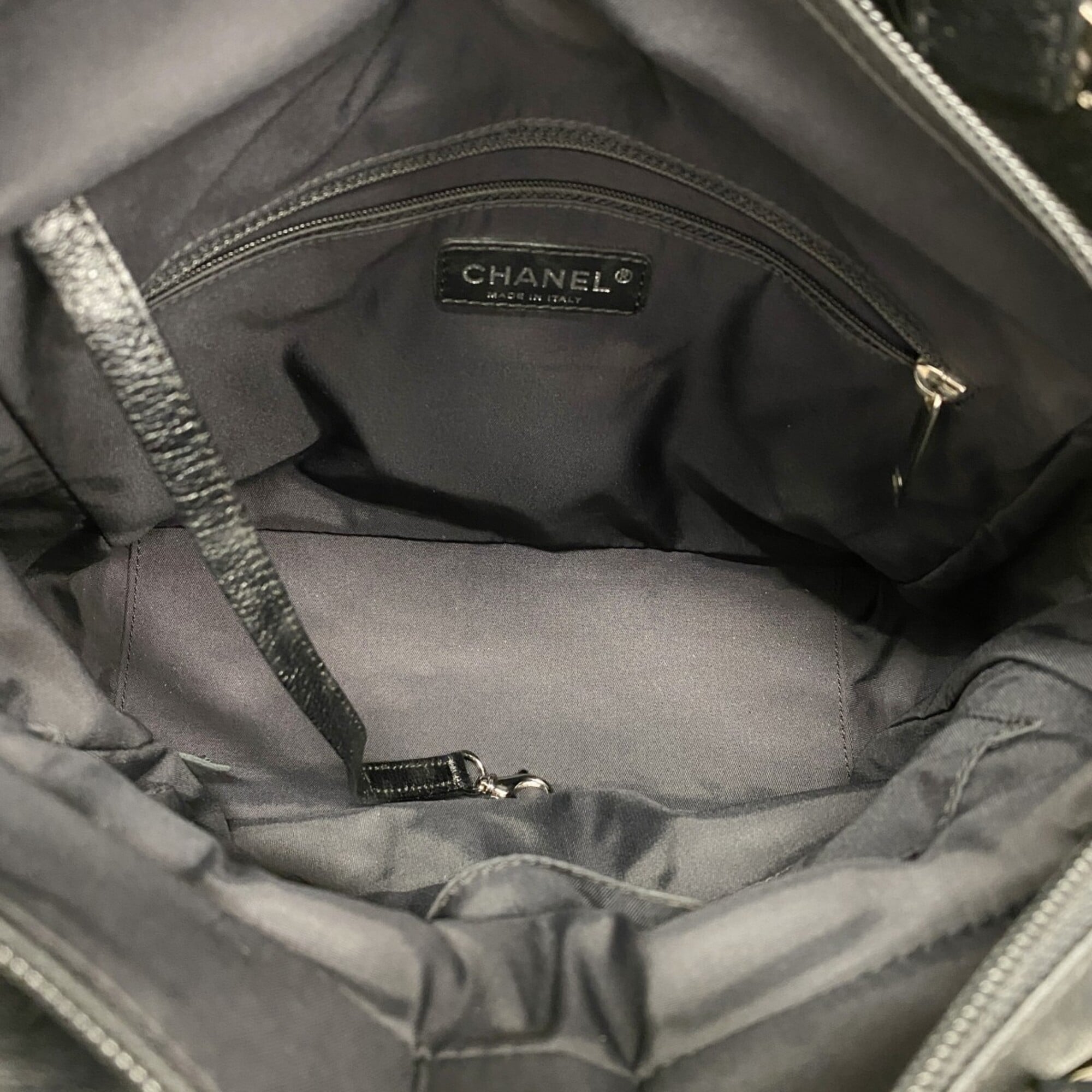 Chanel Black Canvas Tote Bag (Pre-Owned)