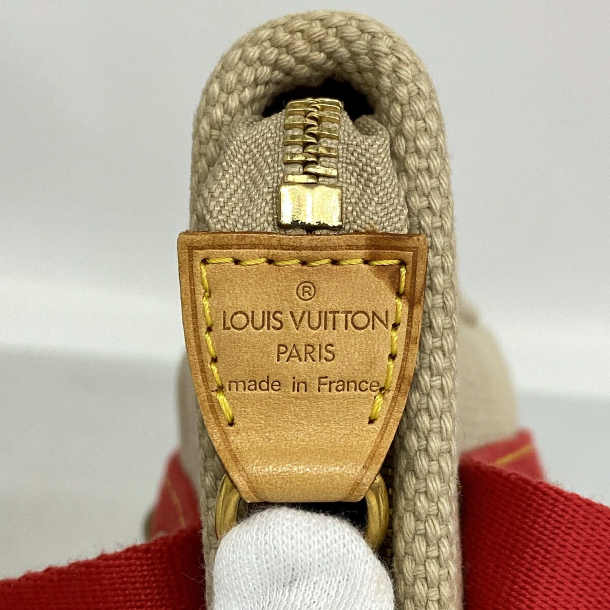 Louis Vuitton Beige Handbag (Pre-Owned)