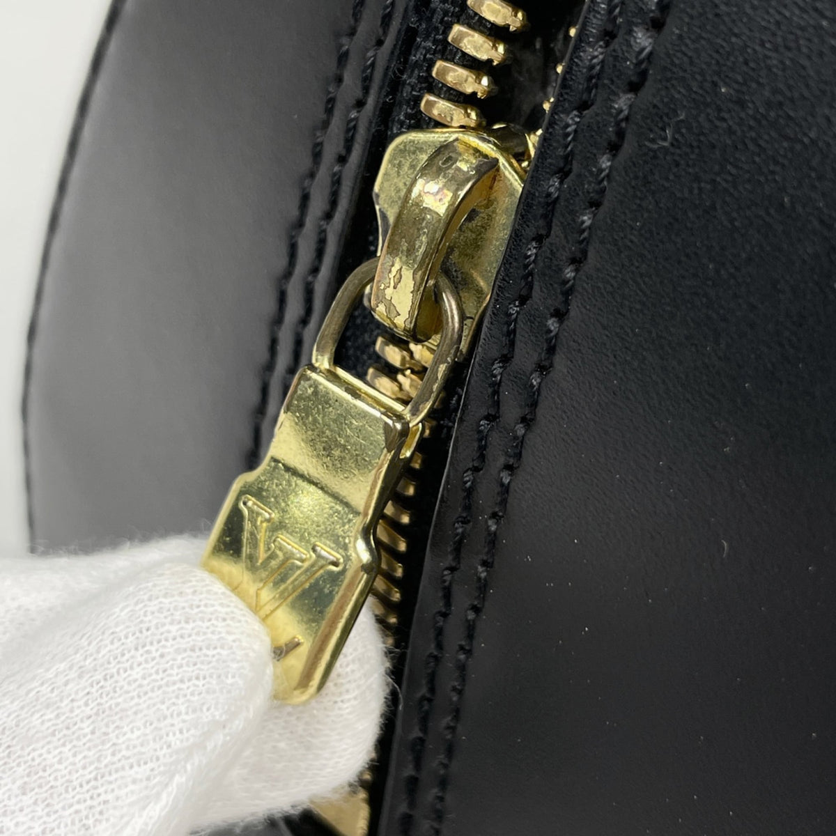 Louis Vuitton Black Noir Epi Leather Handbag (Pre-Owned)