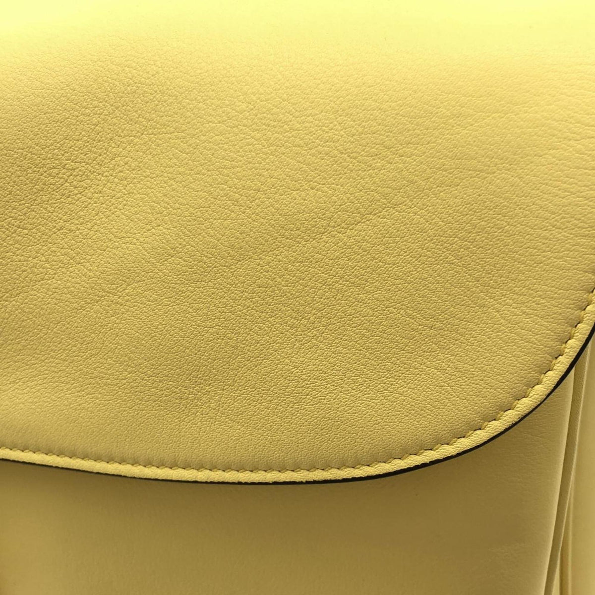 Gucci Yellow Leather Shoulder Bag (Pre-Owned)