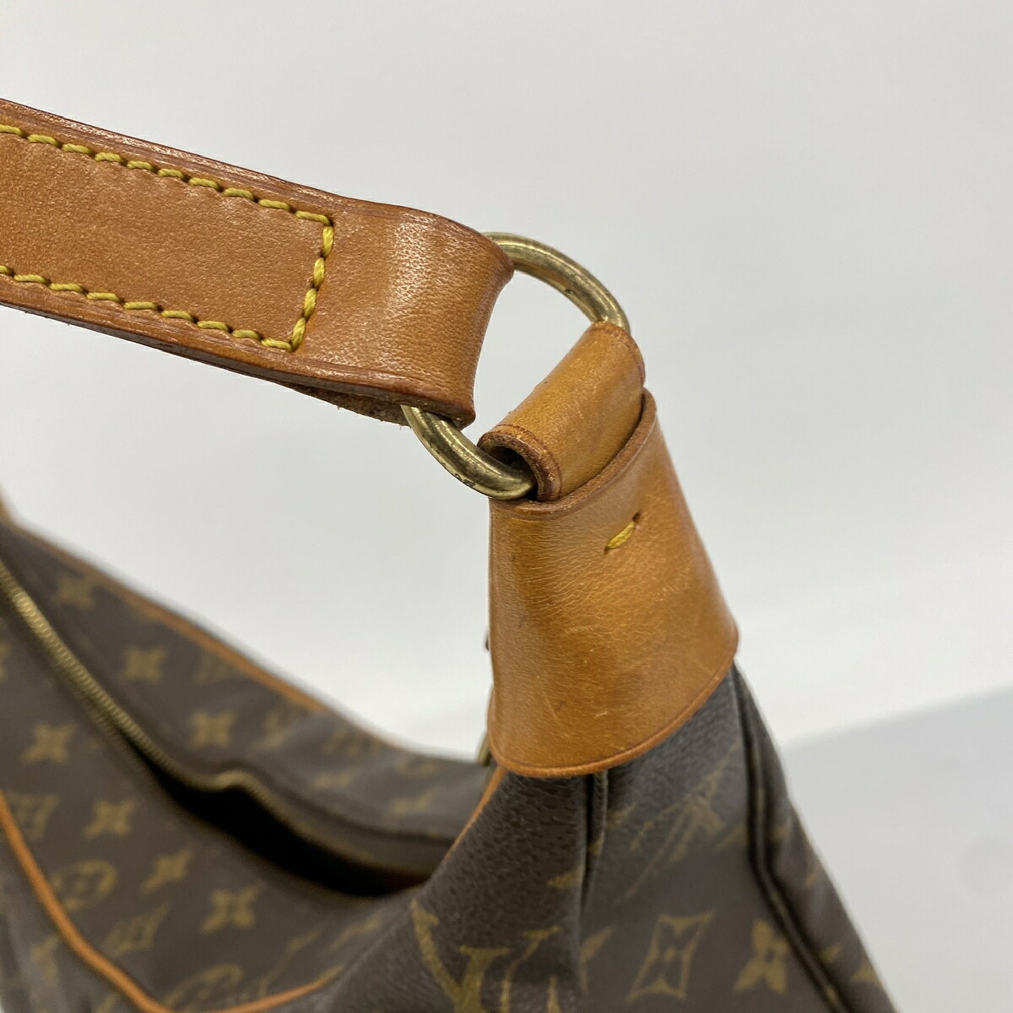 Louis Vuitton Brown Shoulder Bag (Pre-Owned)