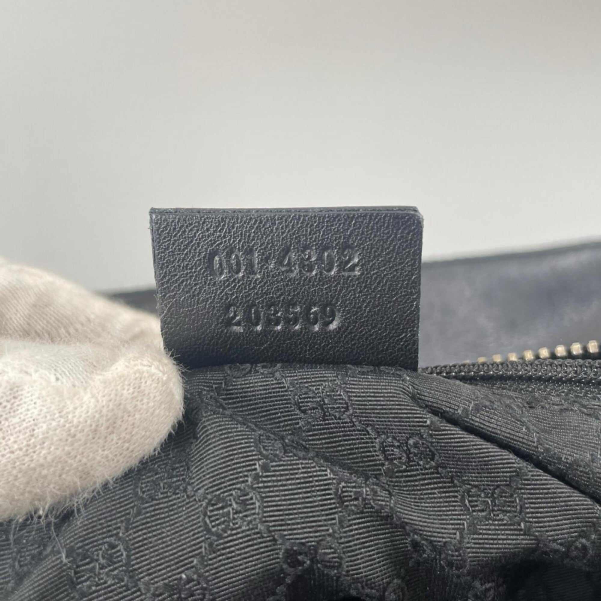Gucci Black White Leather Handbag (Pre-Owned)