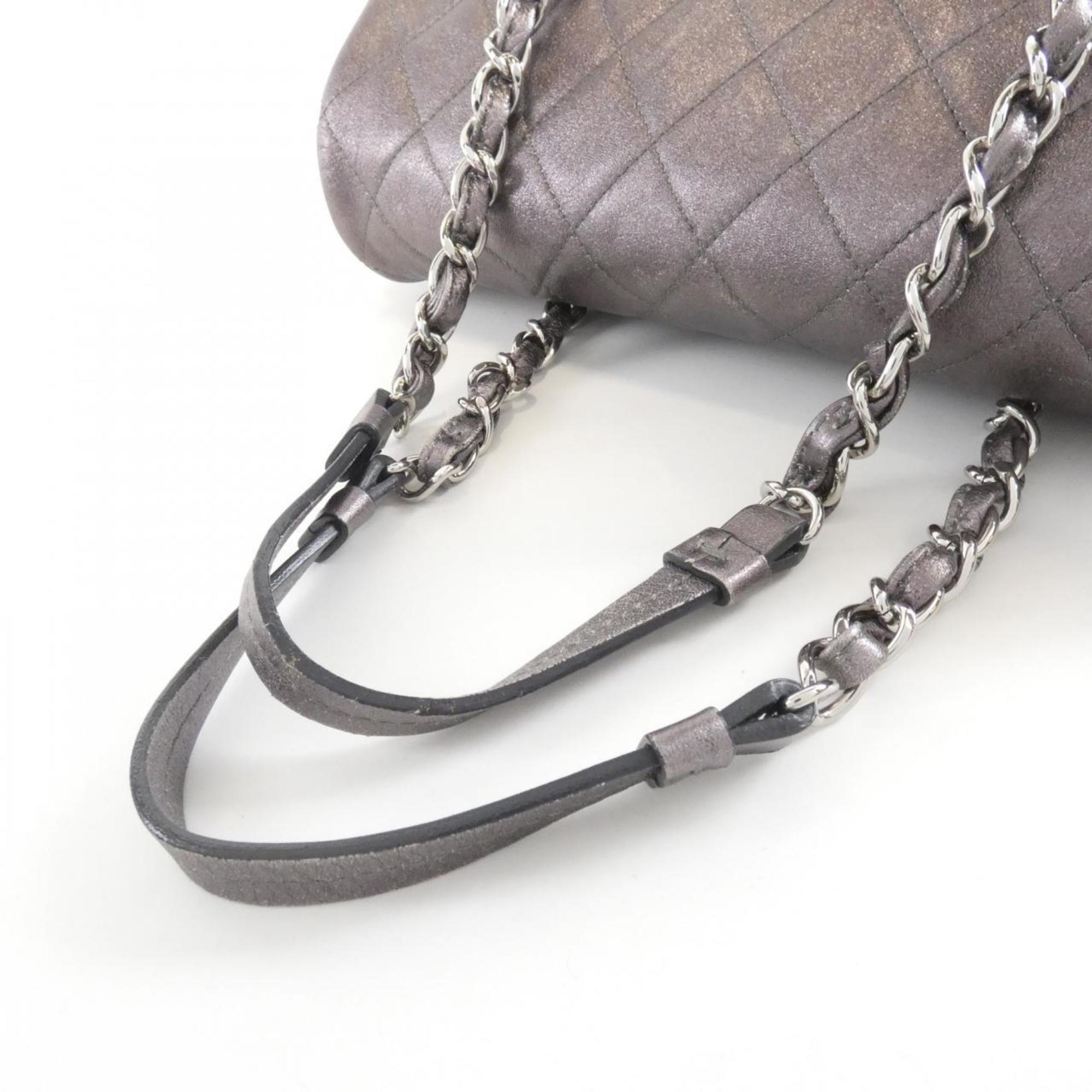 Chanel Silver Leather Shoulder Bag (Pre-Owned)