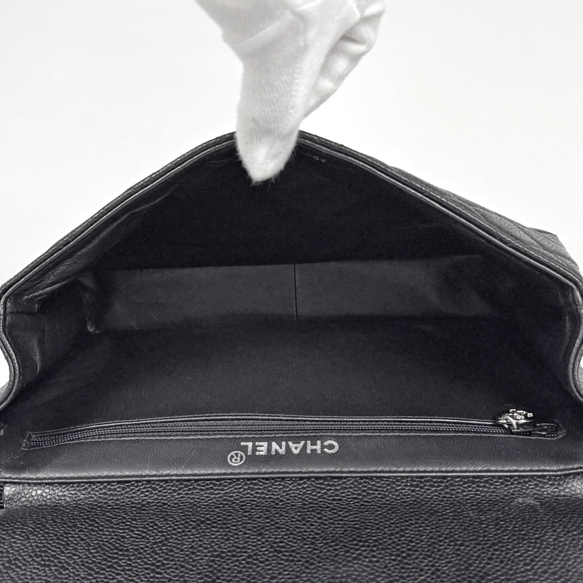 Chanel Matelasse Black Grained Calfskin Handbag (Pre-Owned)